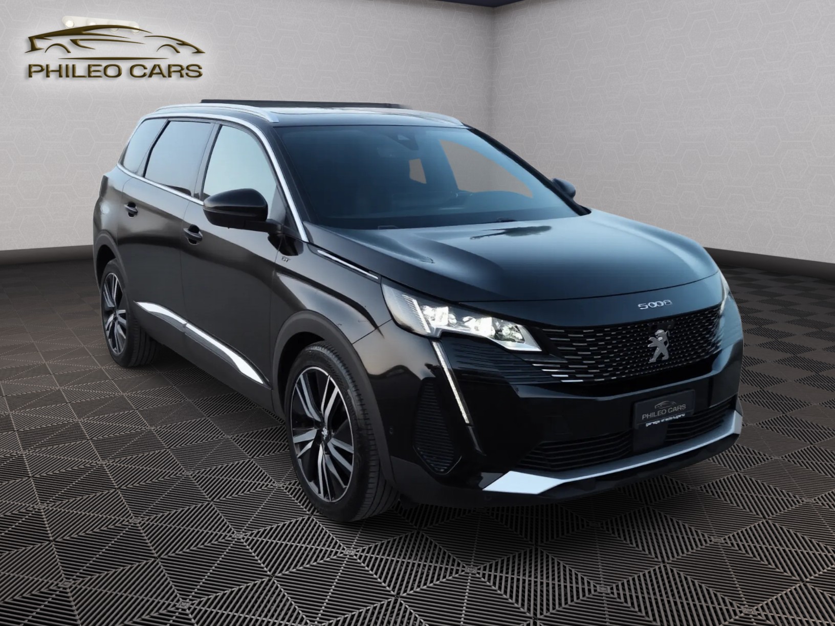 PEUGEOT 5008 1.5 BlueHDi GT Pack EAT8-image-2