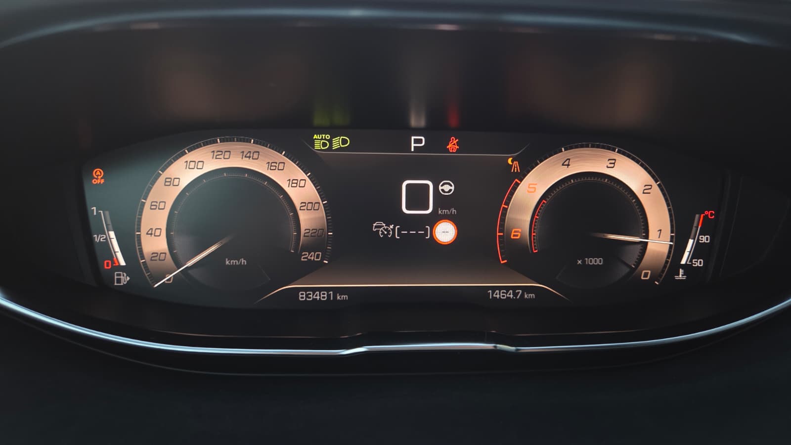 PEUGEOT 5008 1.5 BlueHDi GT Pack EAT8-image-10