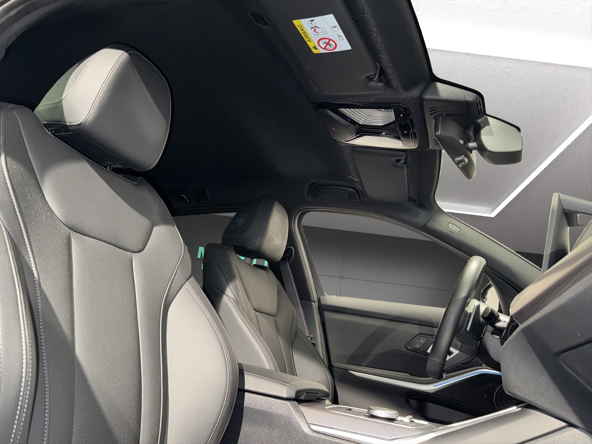 BMW 330e xDrive Touring M Sport-image-21