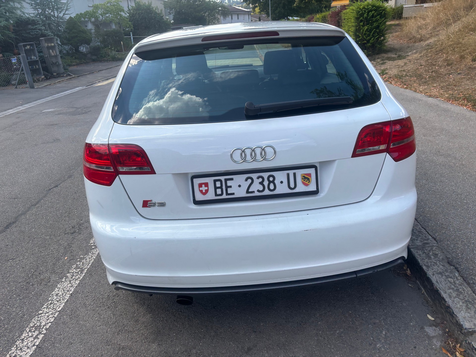 AUDI S3 Sportback 2.0 TFSI quattro-image-2