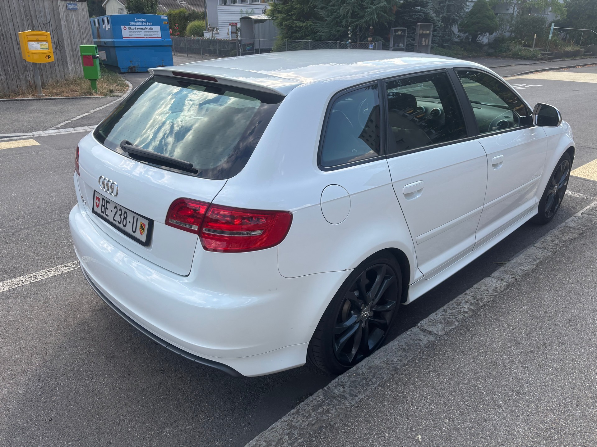 AUDI S3 Sportback 2.0 TFSI quattro-image-3