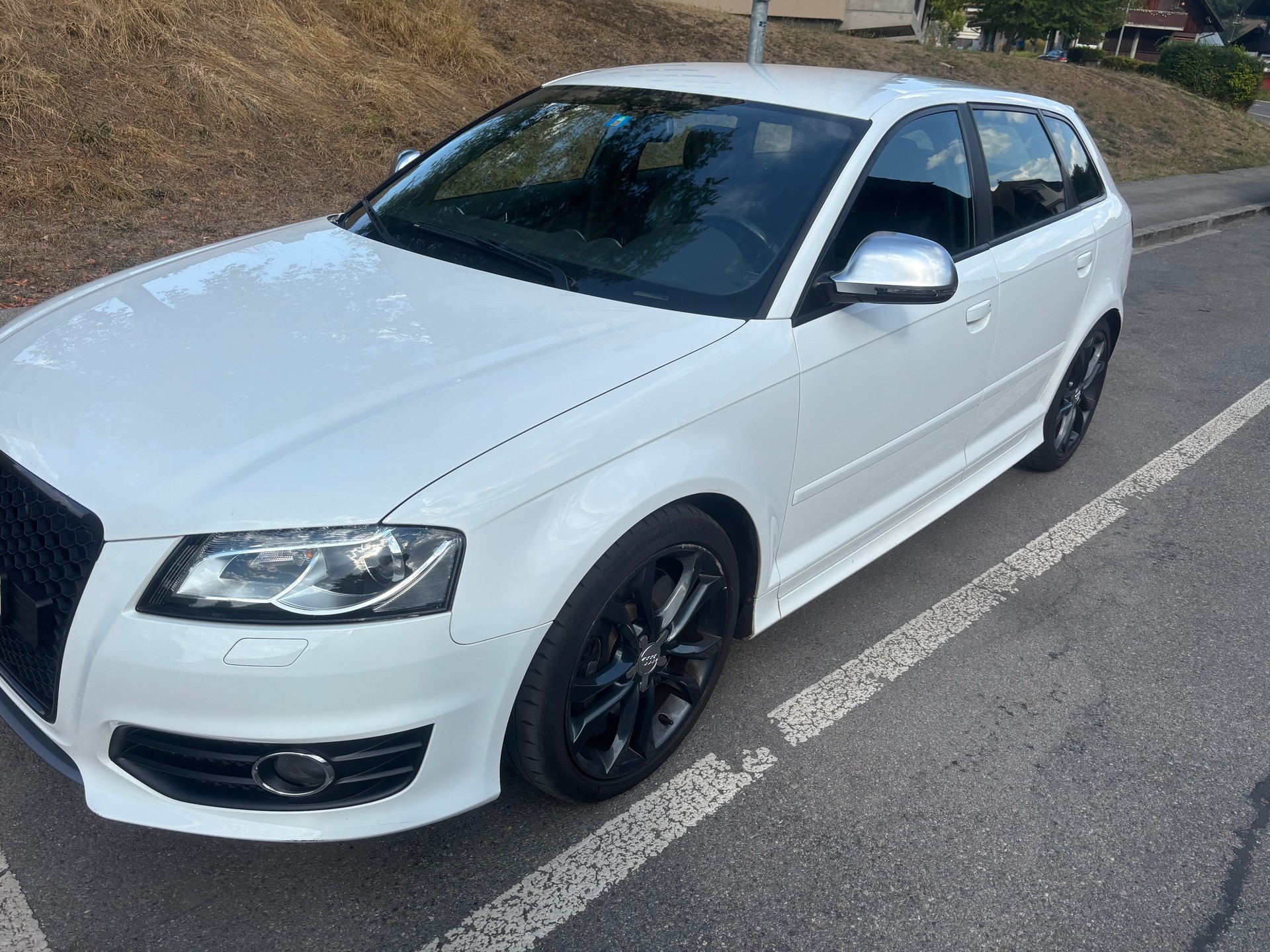 AUDI S3 Sportback 2.0 TFSI quattro-image-1