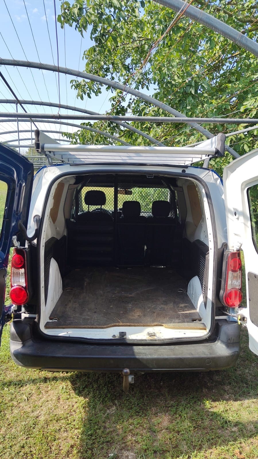 PEUGEOT 1.6 HDI 90 Urban-image-3