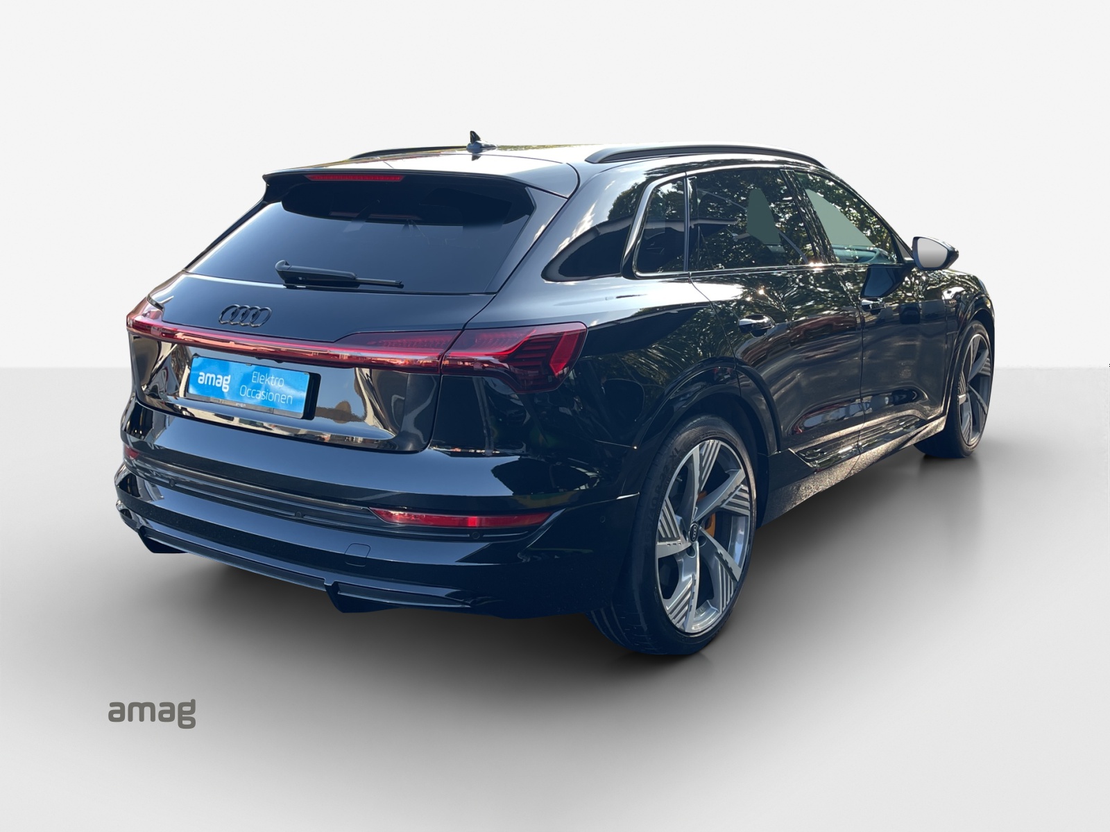 AUDI e-tron 55 S Line quattro-image-5