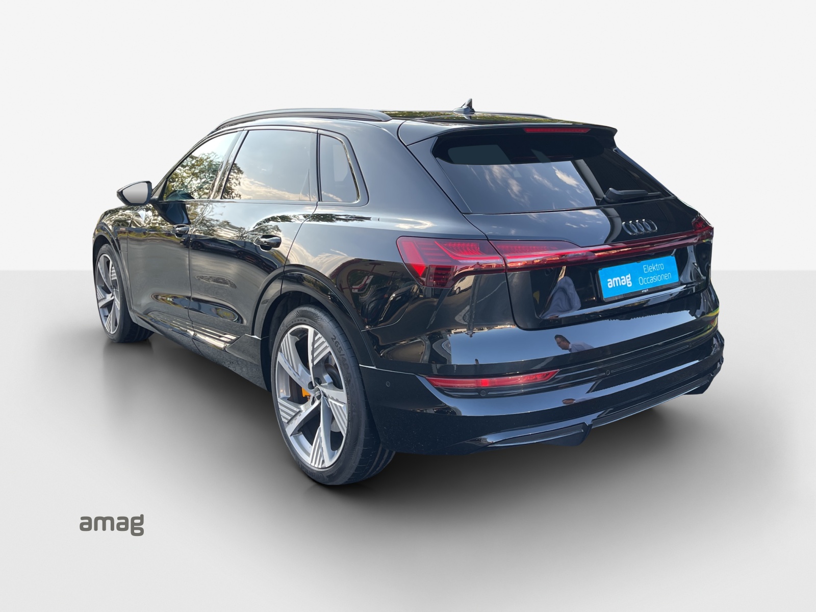 AUDI e-tron 55 S Line quattro-image-2