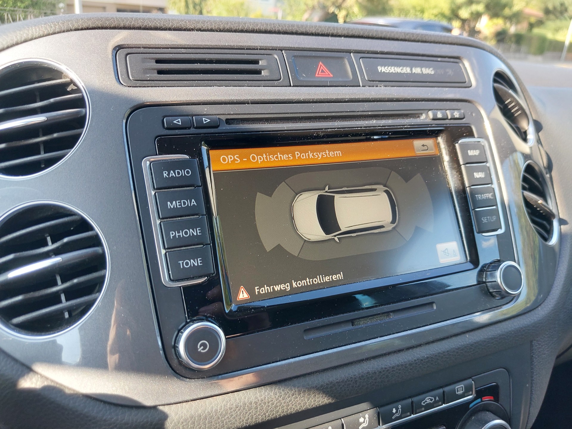 VW Tiguan 2.0 TDI BMT Design 4Motion DSG-image-13