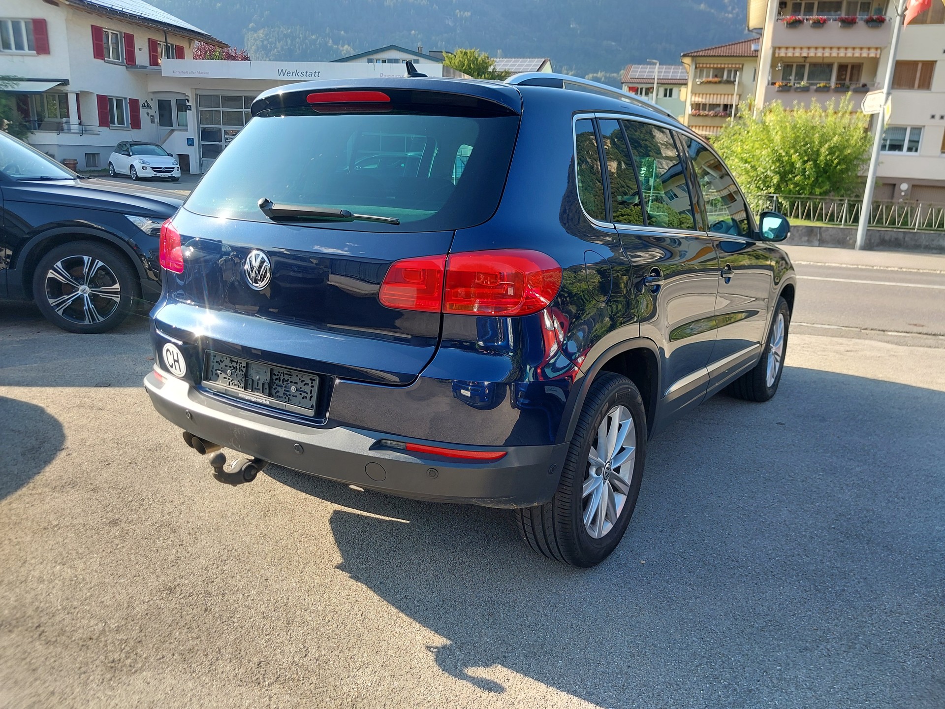 VW Tiguan 2.0 TDI BMT Design 4Motion DSG-image-3