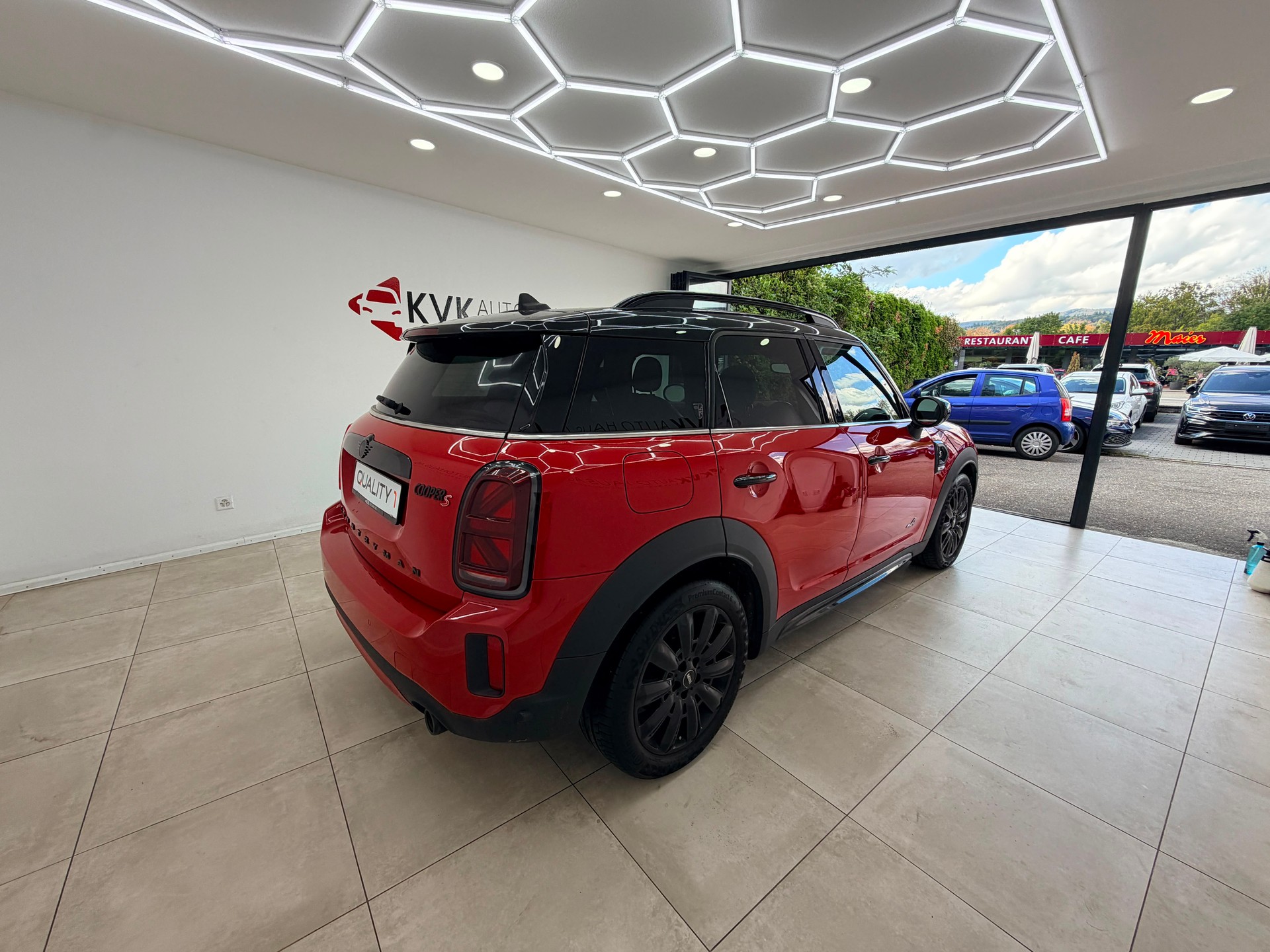 MINI Countryman Cooper S Trafalgar ALL4 Steptronic | Top-Gepflegt | CH Fahrzeug |-image-4