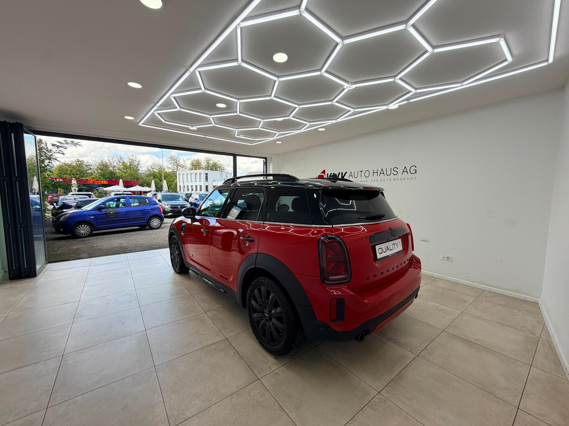 MINI Countryman Cooper S Trafalgar ALL4 Steptronic | Top-Gepflegt | CH Fahrzeug |-image-7