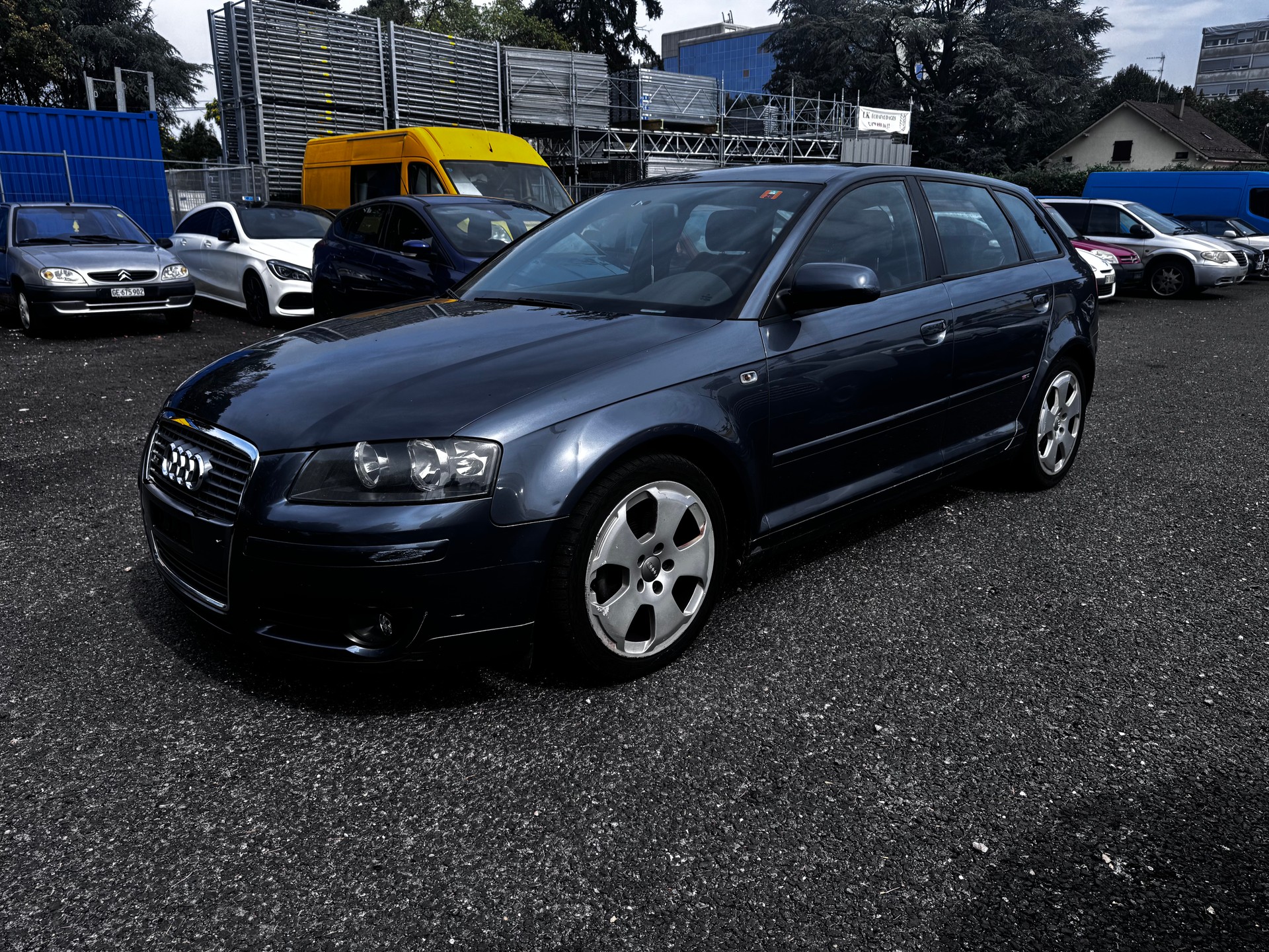 AUDI A3 Sportback 1.8 Turbo FSI Attraction S line-image-0