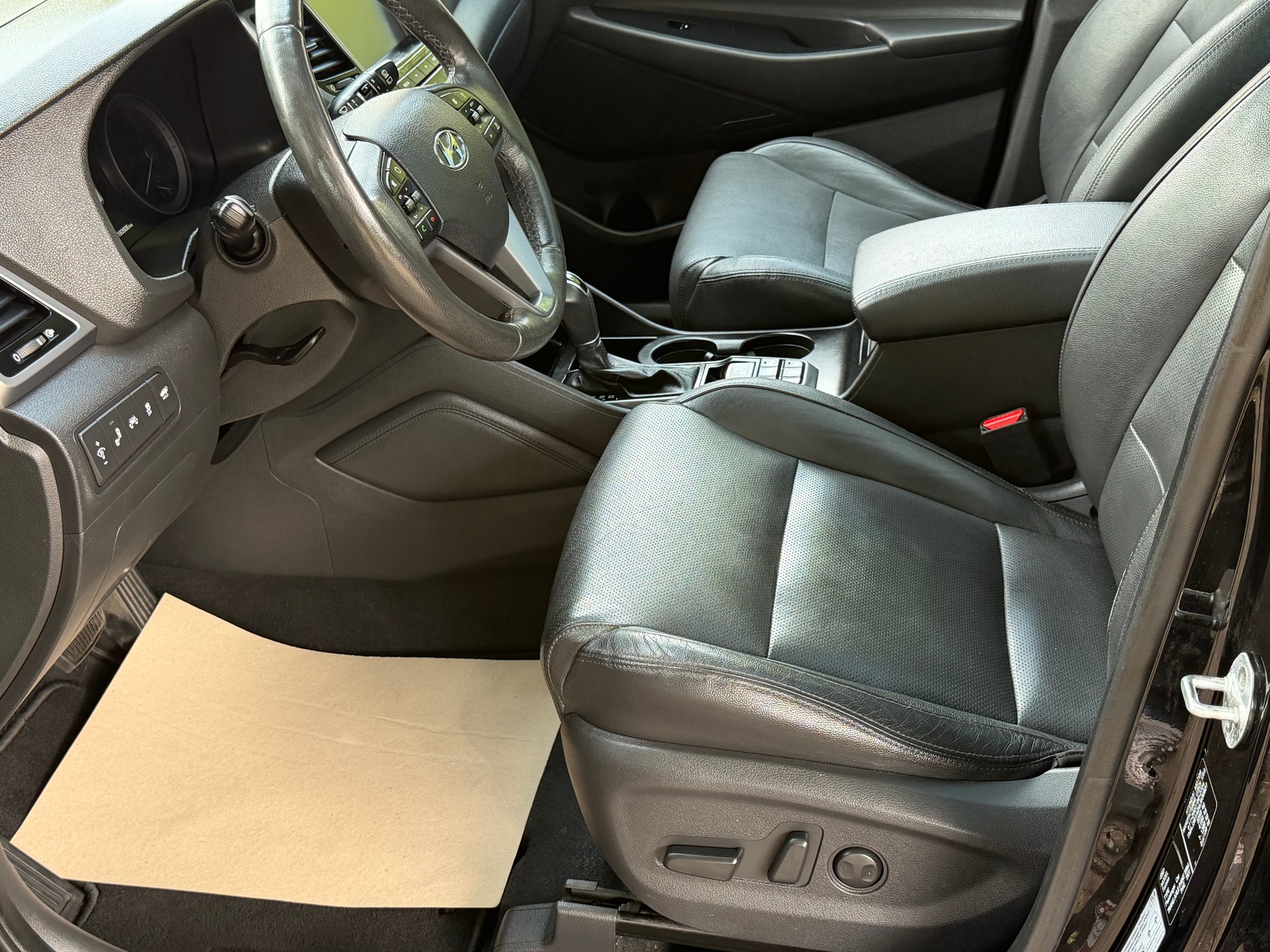 HYUNDAI Tucson 2.0 CRDI Vertex 4WD Automatic-image-10