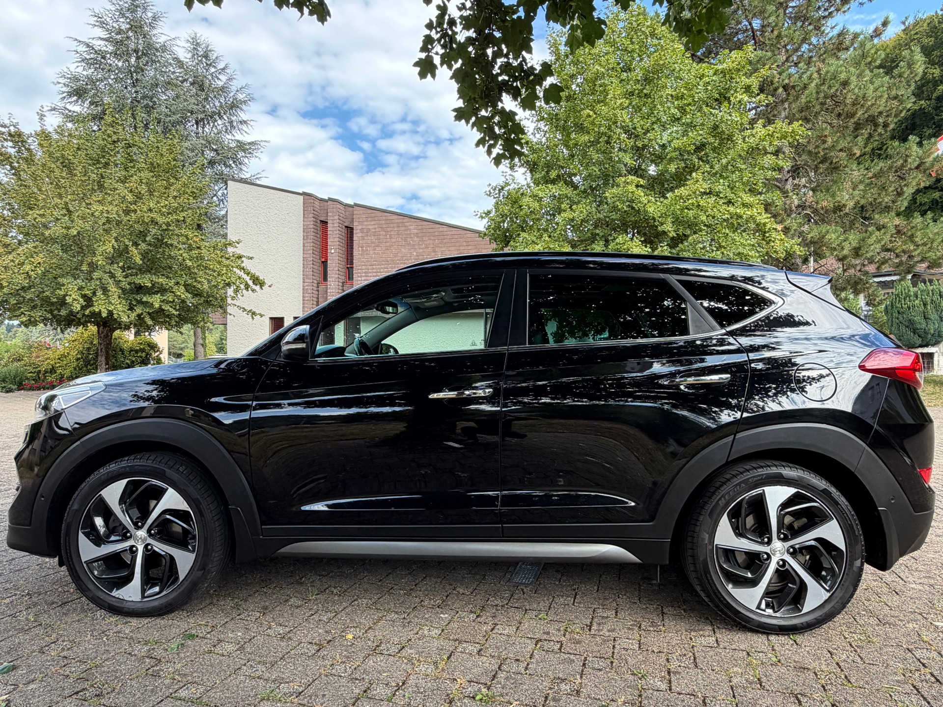 HYUNDAI Tucson 2.0 CRDI Vertex 4WD Automatic-image-8
