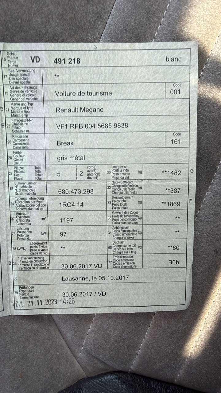 RENAULT Mégane Grandtour 1.2 16V Turbo Bose-image-10