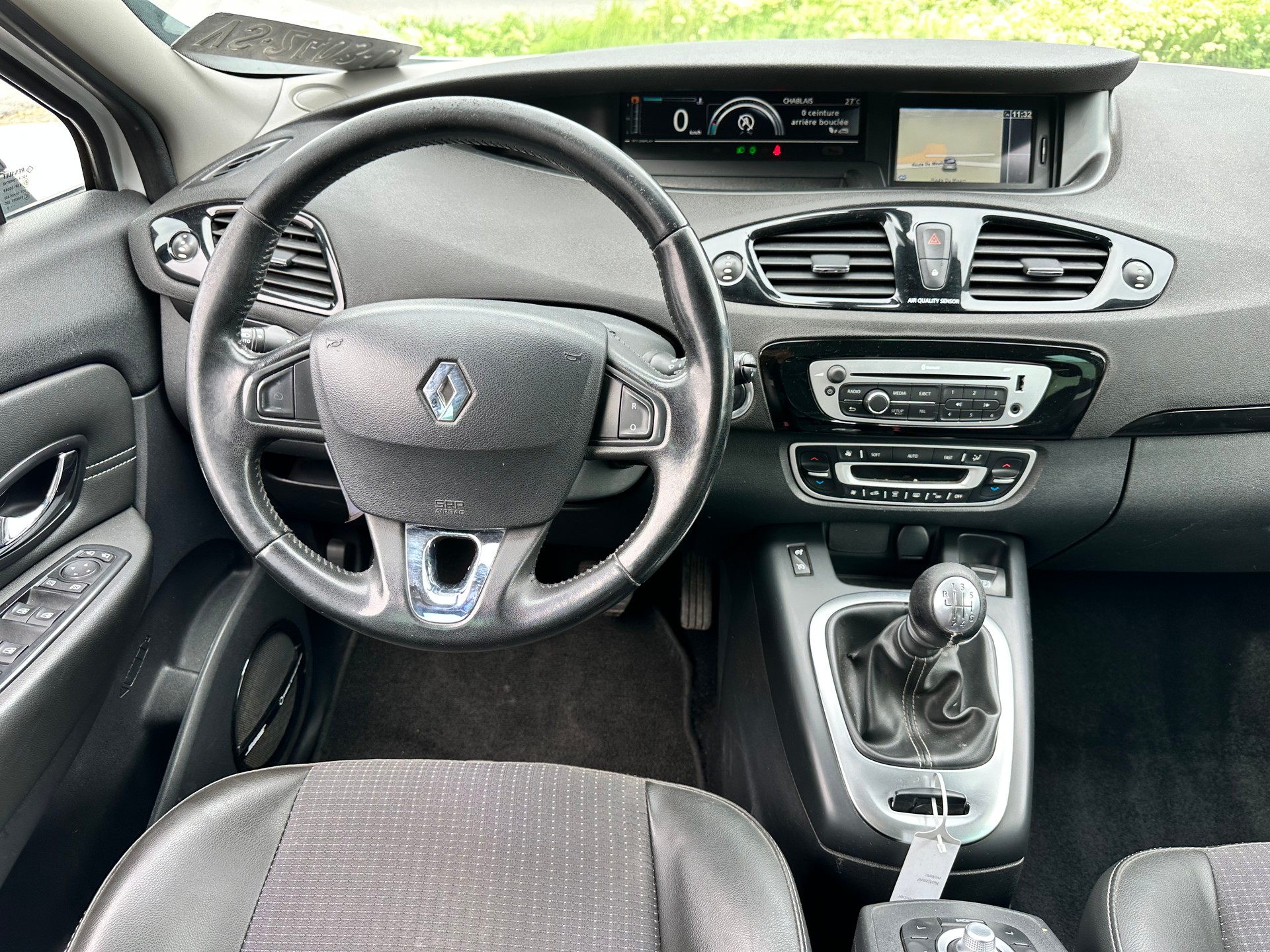 RENAULT Scénic 1.2 16V Turbo Bose Edition-image-12