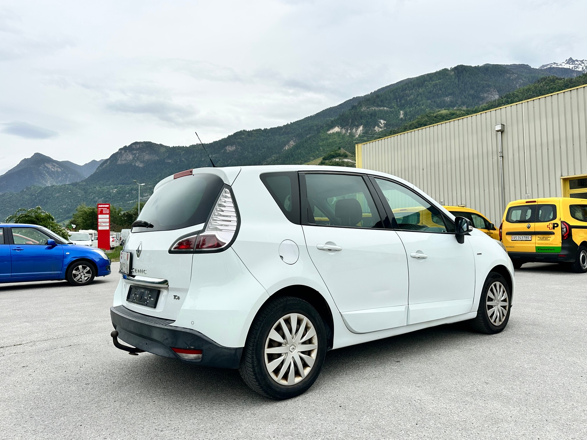 RENAULT Scénic 1.2 16V Turbo Bose Edition-image-5