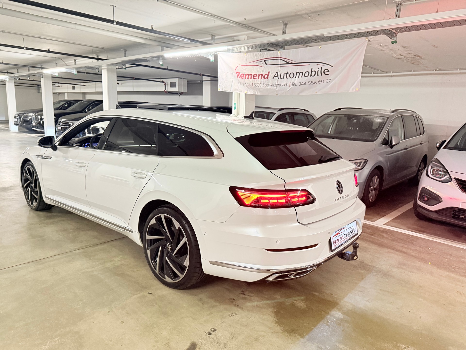 VW Arteon SB 2.0 TDI R-Line 4Motion DSG AHK, Panorama, Head-up-image-4