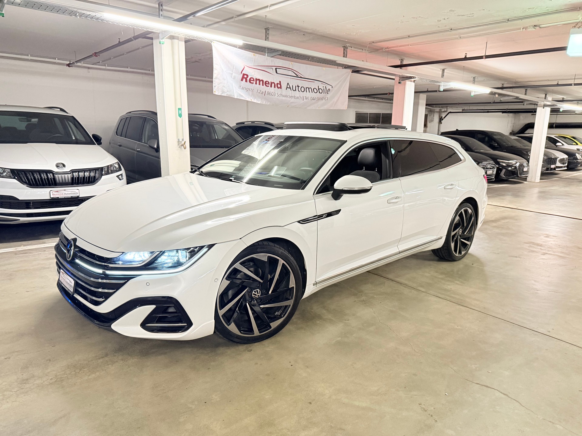 VW Arteon SB 2.0 TDI R-Line 4Motion DSG AHK, Panorama, Head-up-image-1