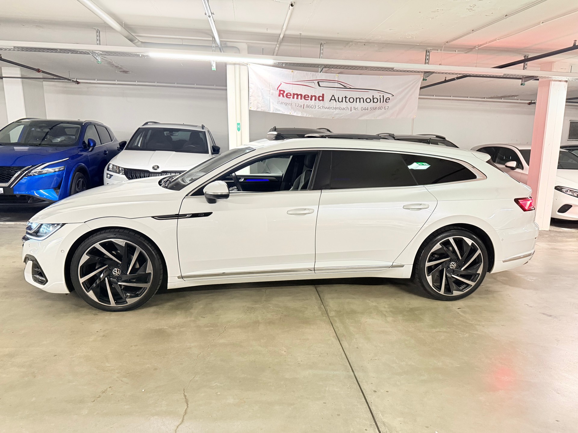 VW Arteon SB 2.0 TDI R-Line 4Motion DSG AHK, Panorama, Head-up-image-3