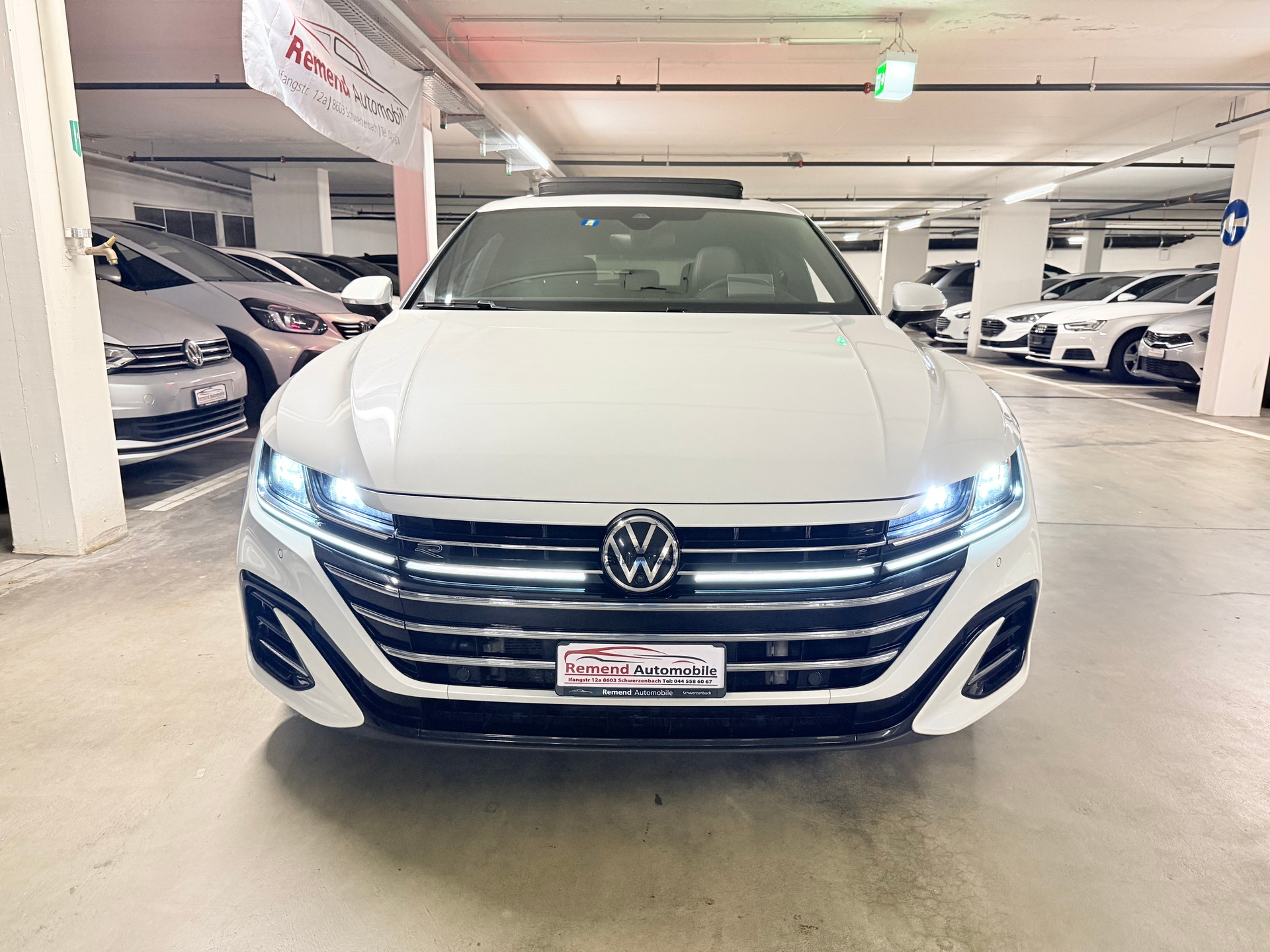 VW Arteon SB 2.0 TDI R-Line 4Motion DSG AHK, Panorama, Head-up-image-2