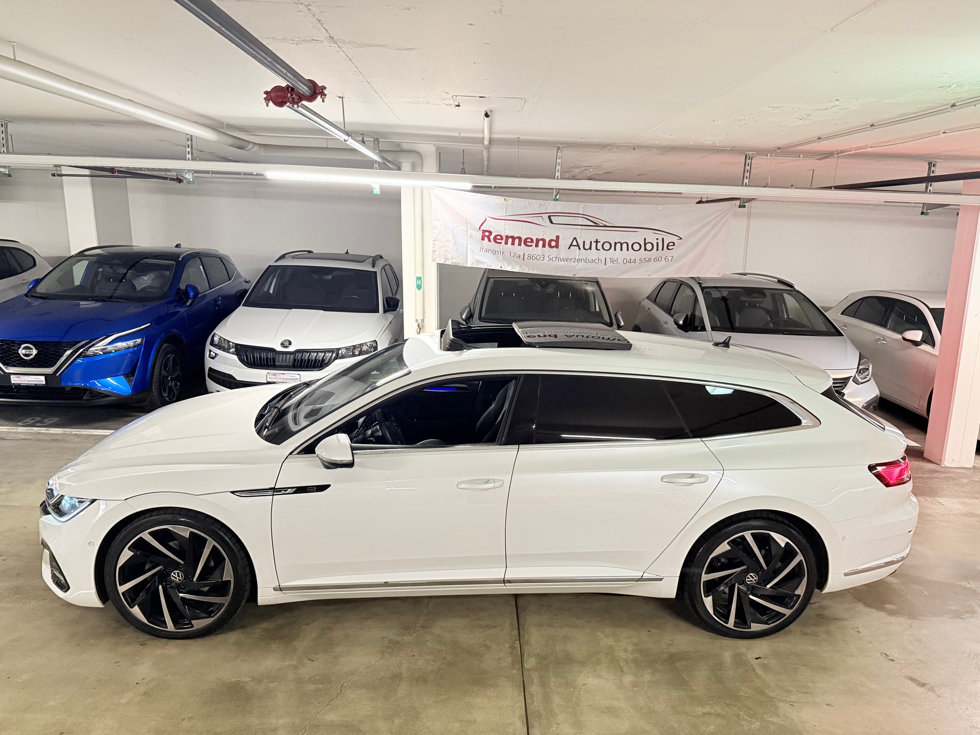 VW Arteon SB 2.0 TDI R-Line 4Motion DSG AHK, Panorama, Head-up-image-5