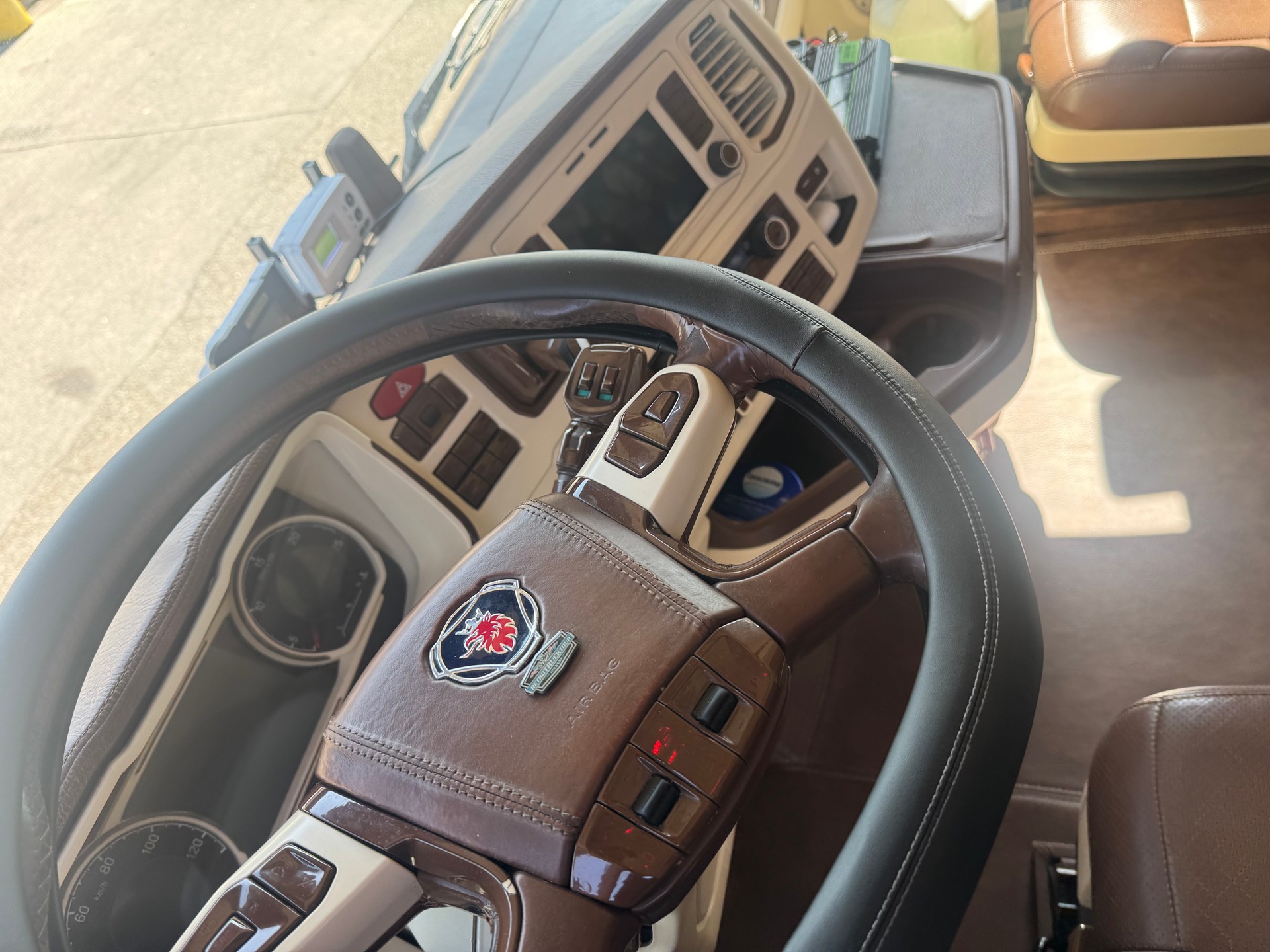 SCANIA-image-4
