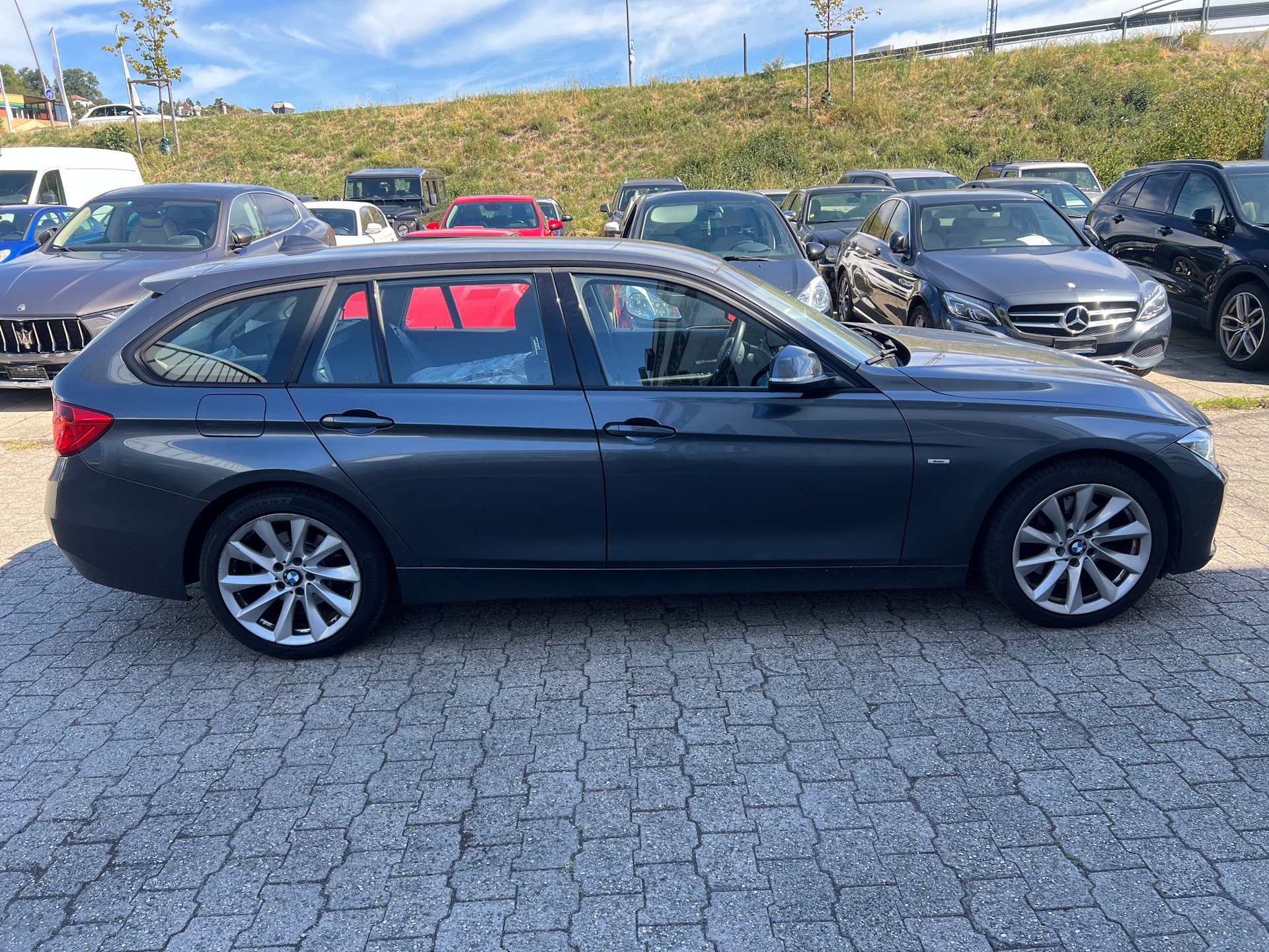 BMW 328i xDrive Touring Modern Line-image-3