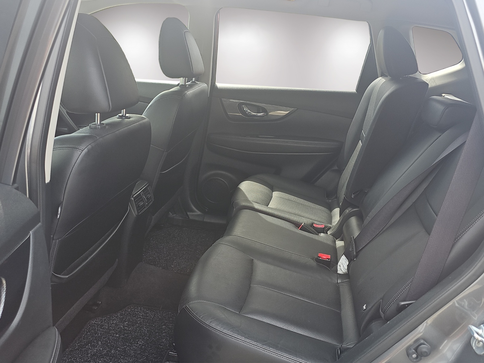 NISSAN X-Trail 2.0 dCi Tekna 4x4-image-6