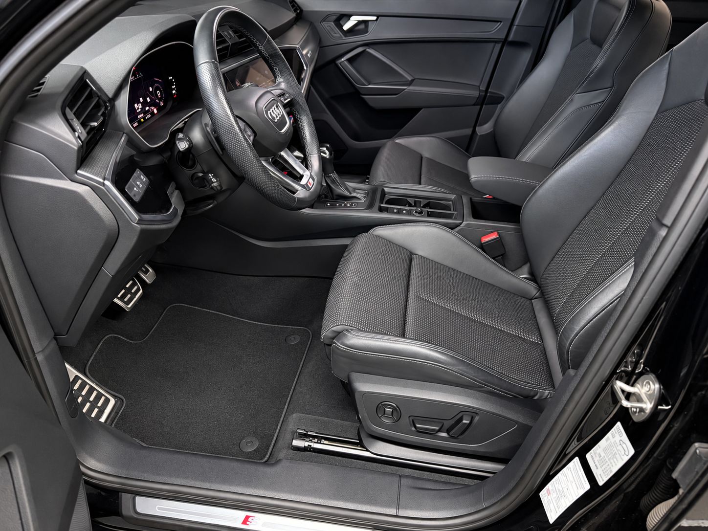 AUDI Q3 35 TFSI S line S-tronic I CH-Auto I Gratis Service 10 Jahre I 1.Hand I-image-10