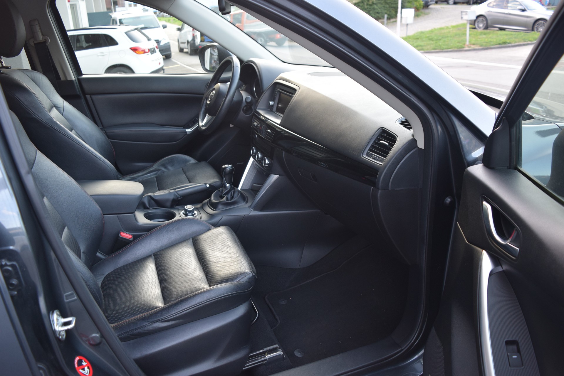 MAZDA CX-5 2.0 Revolution AWD-image-9