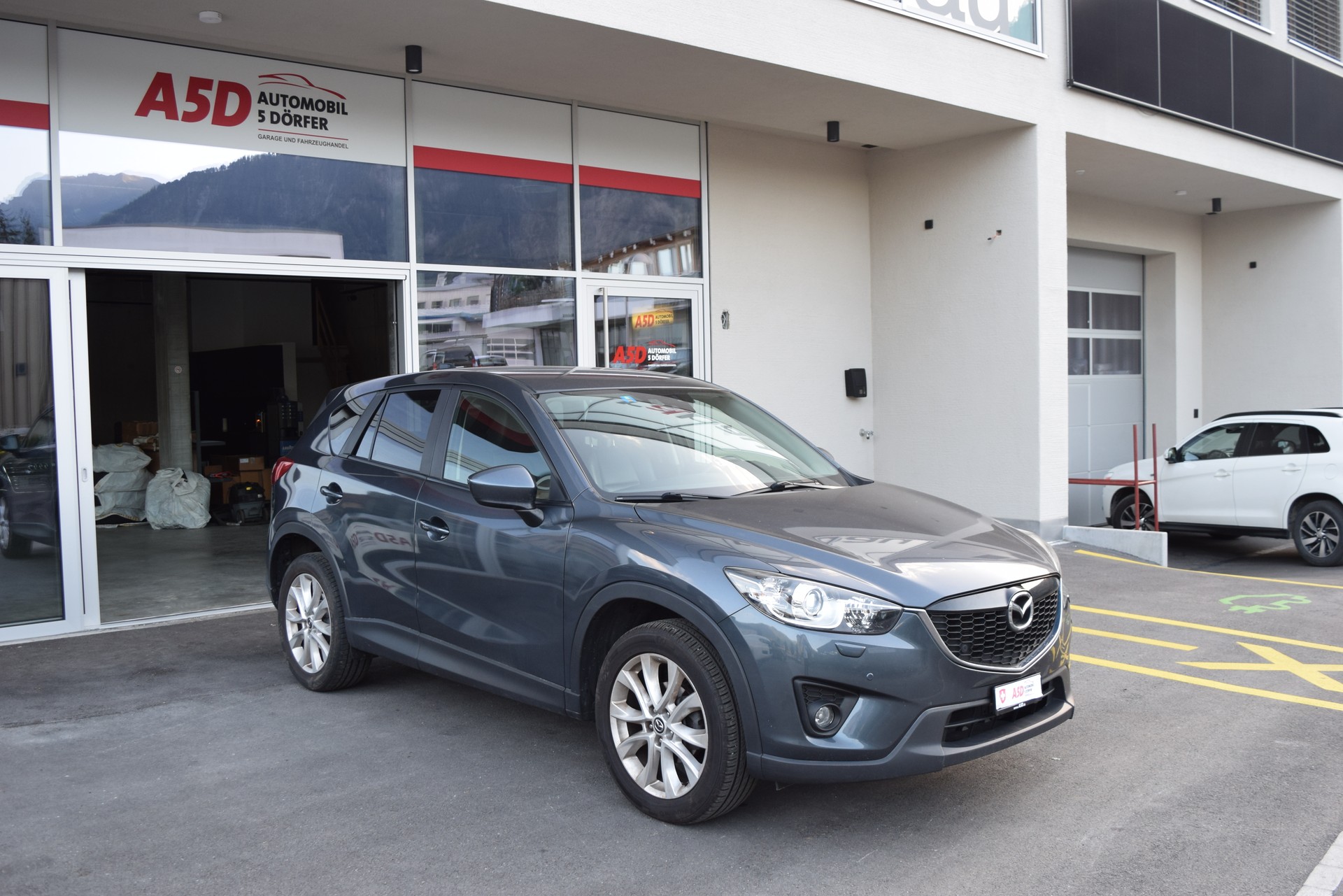 MAZDA CX-5 2.0 Revolution AWD-showroom-element-2
