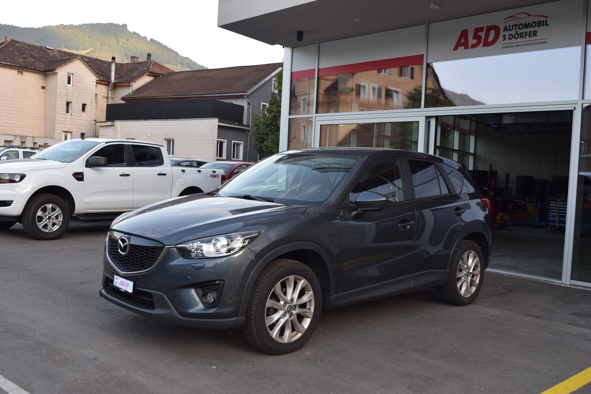 MAZDA CX-5 2.0 Revolution AWD-showroom-element-1