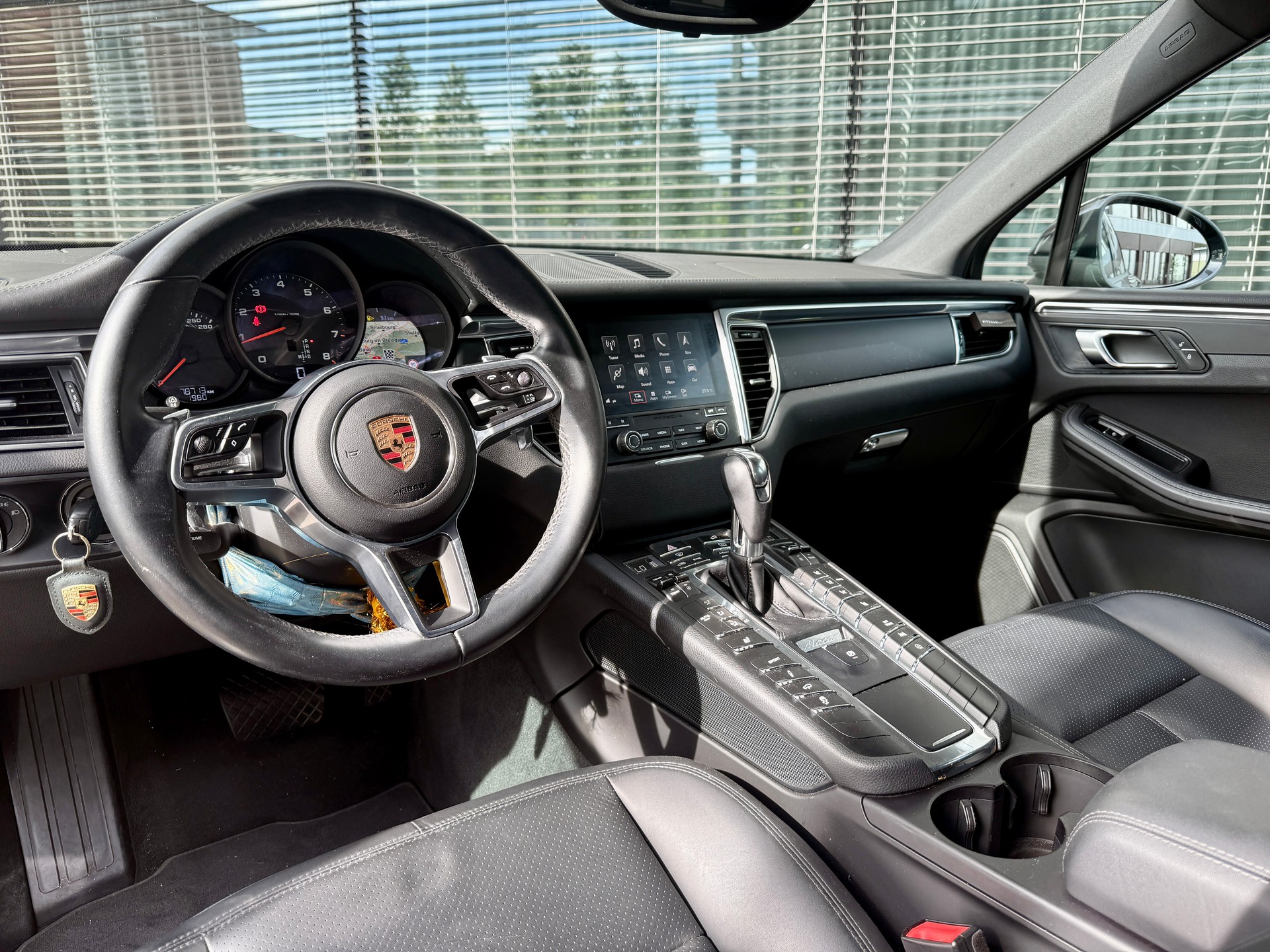 PORSCHE Macan PDK * Luftfahrwerk * * Spyder Felgen * * Service bei Porsche *-image-6
