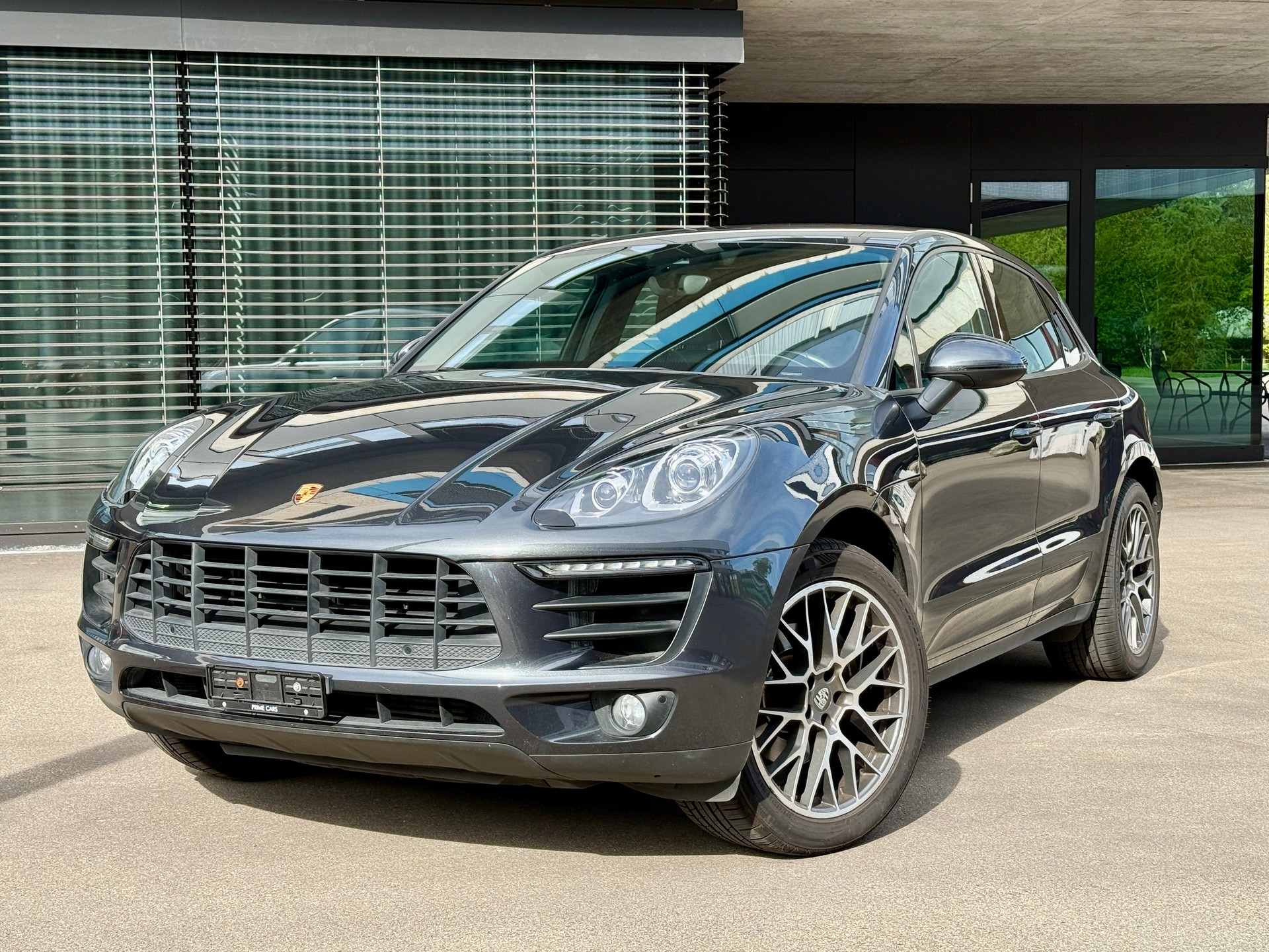 PORSCHE Macan PDK * Luftfahrwerk * * Spyder Felgen * * Service bei Porsche *-image-0