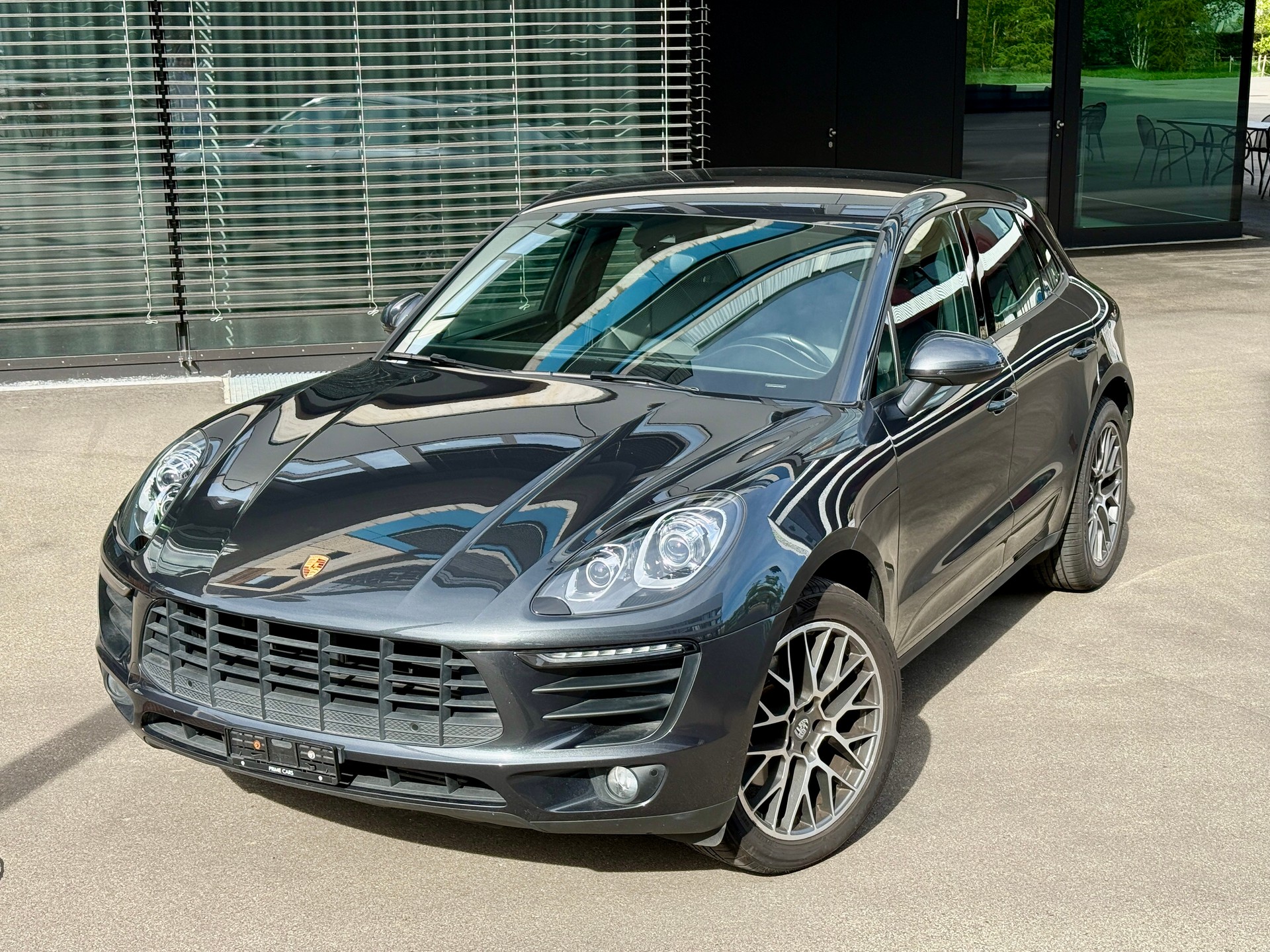 PORSCHE Macan PDK * Luftfahrwerk * * Spyder Felgen * * Service bei Porsche *-image-1