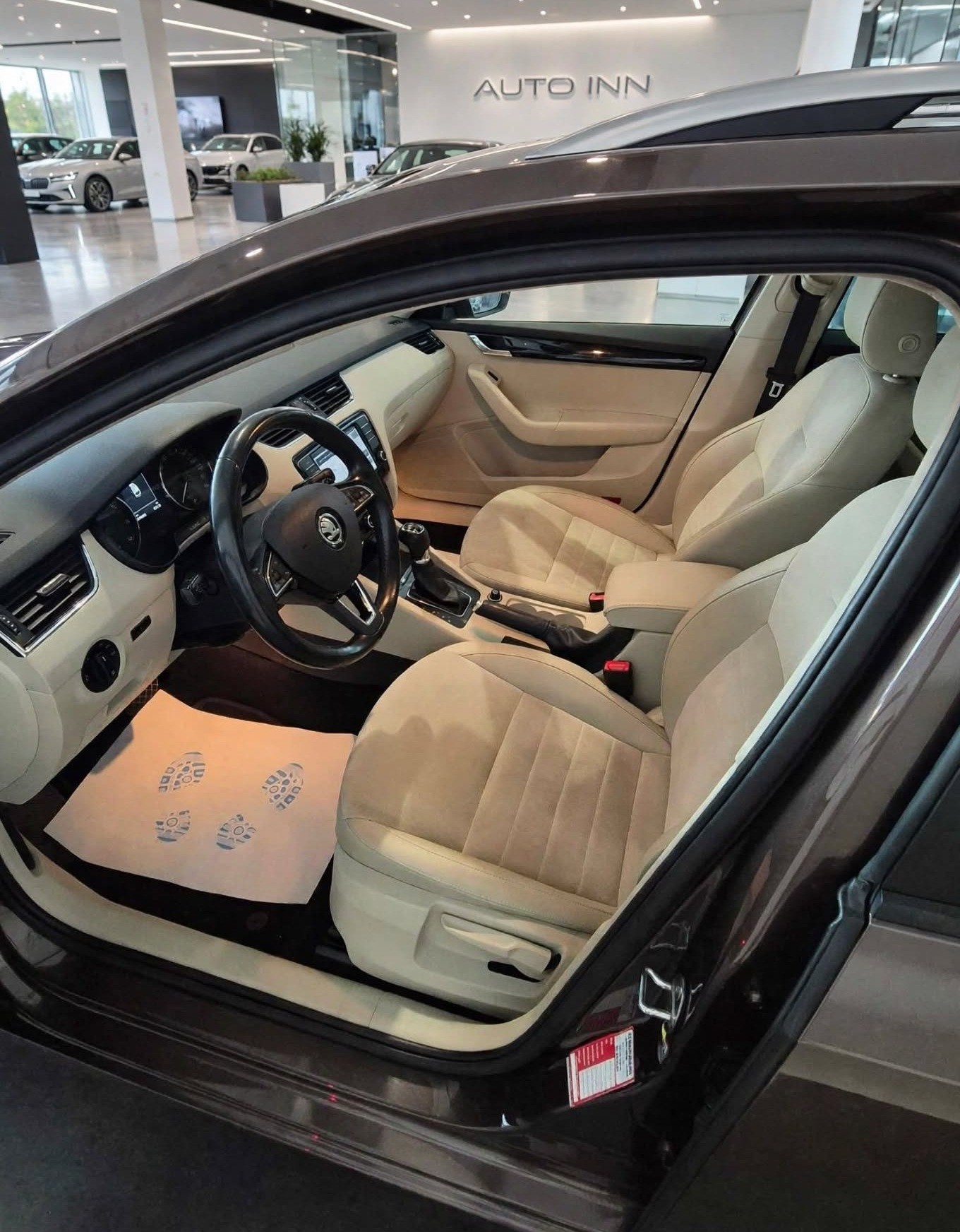SKODA Octavia Combi 1.8 TSI Elegance DSG - AUTOMATICA-image-5