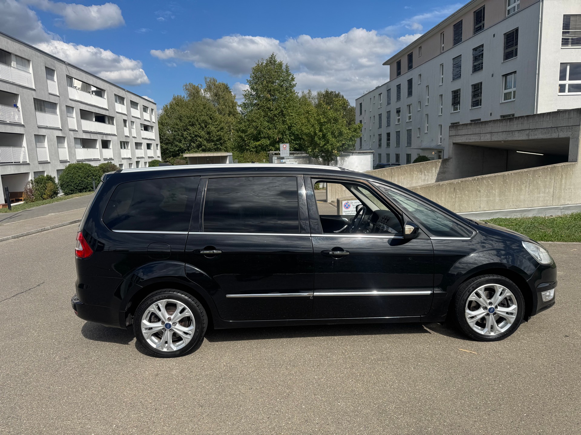 FORD Galaxy 2.0 SCTi Ghia PowerShift-image-3