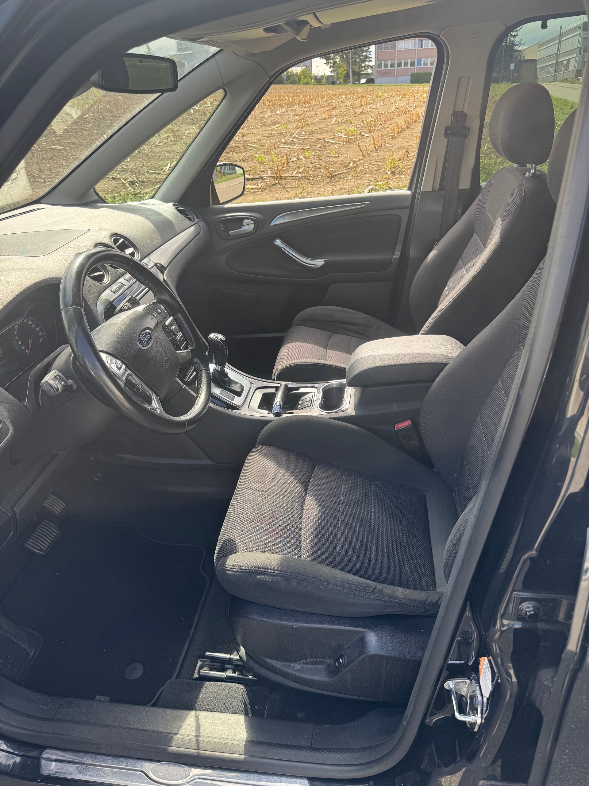 FORD Galaxy 2.0 SCTi Ghia PowerShift-image-9