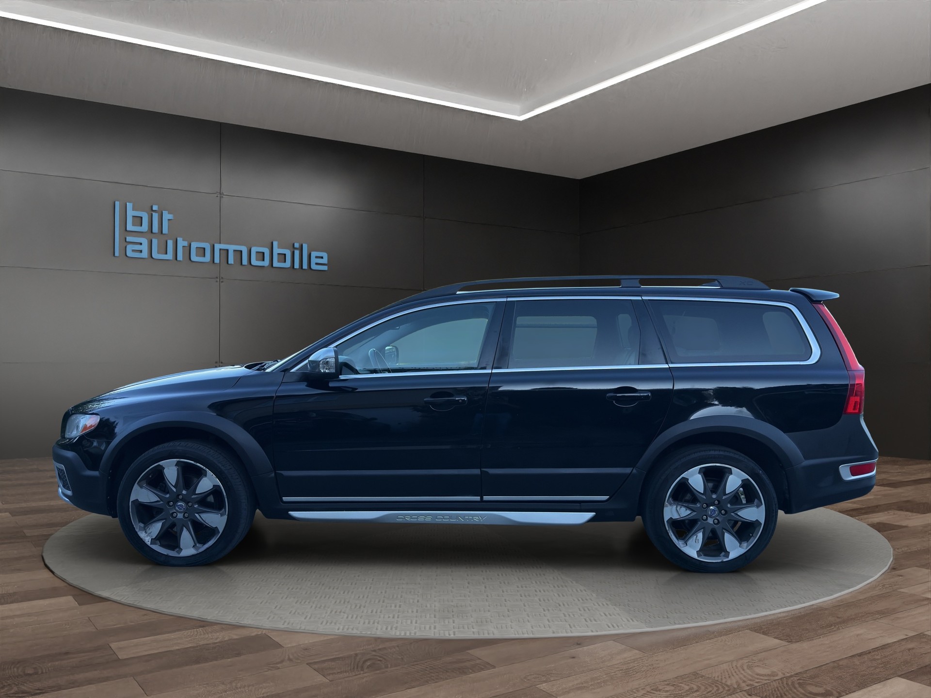 VOLVO XC70 2.4D AWD Husky Geartronic-image-2