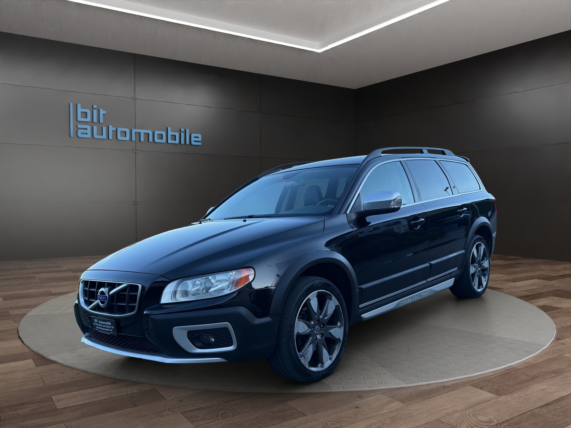 VOLVO XC70 2.4D AWD Husky Geartronic-image-0