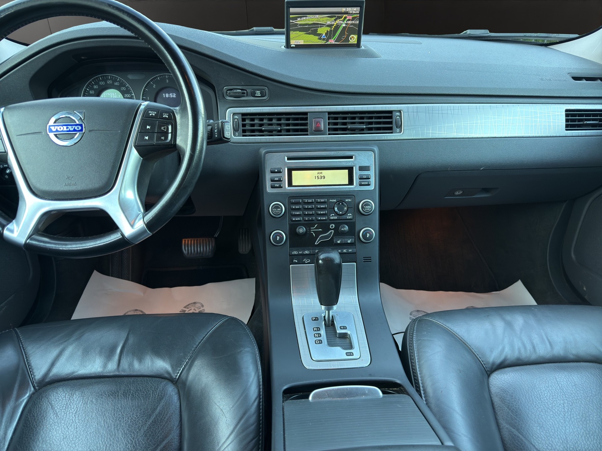 VOLVO XC70 2.4D AWD Husky Geartronic-image-10