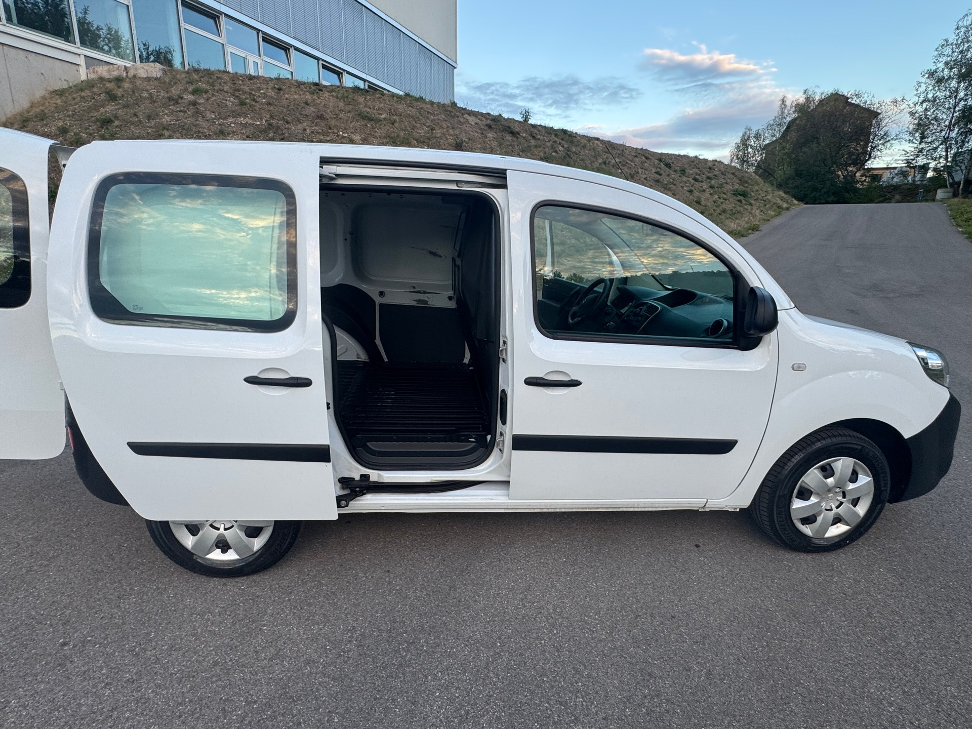 RENAULT Kangoo Medium dCi 95 ENERGY Limited-image-6