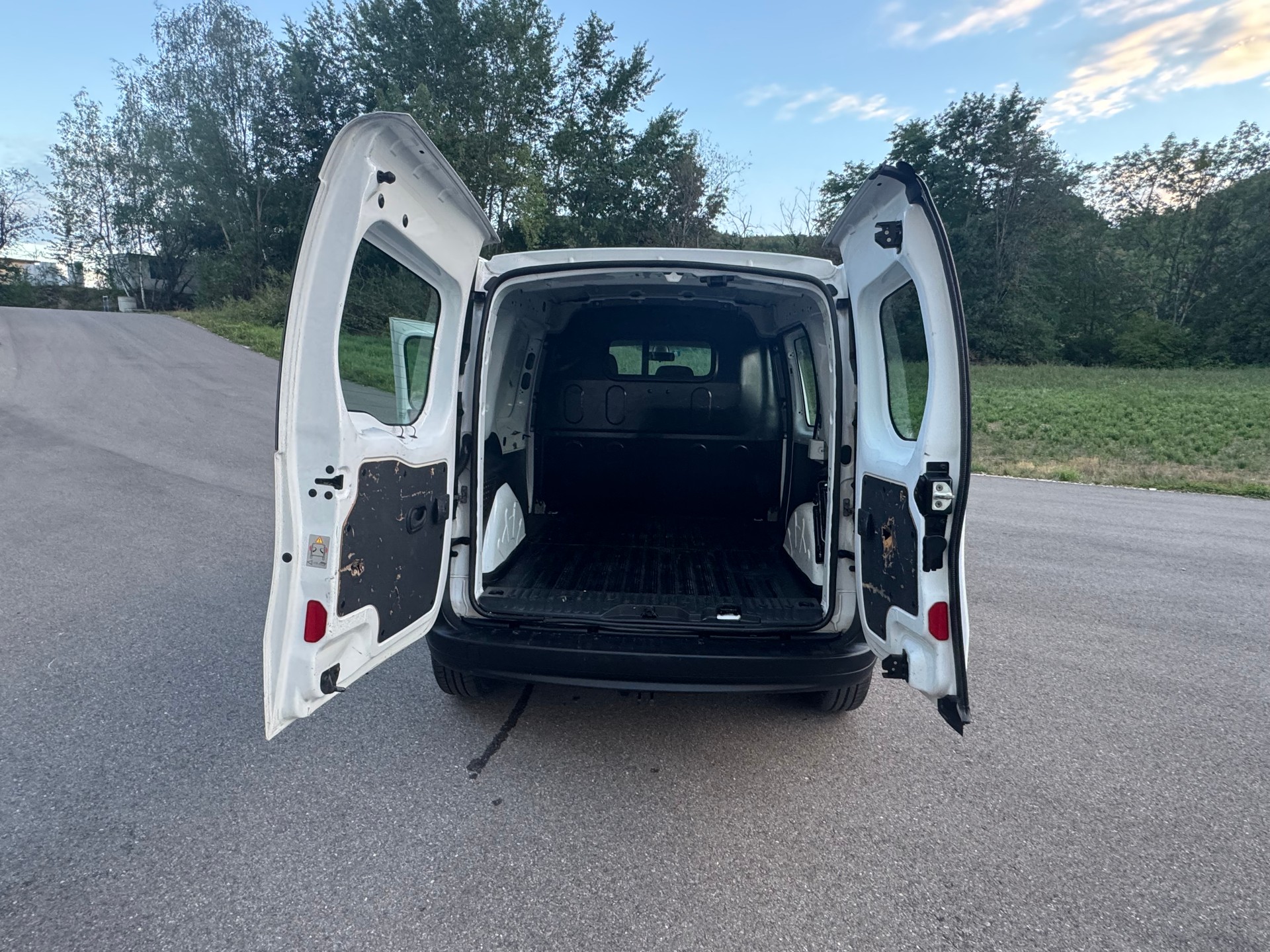 RENAULT Kangoo Medium dCi 95 ENERGY Limited-image-10