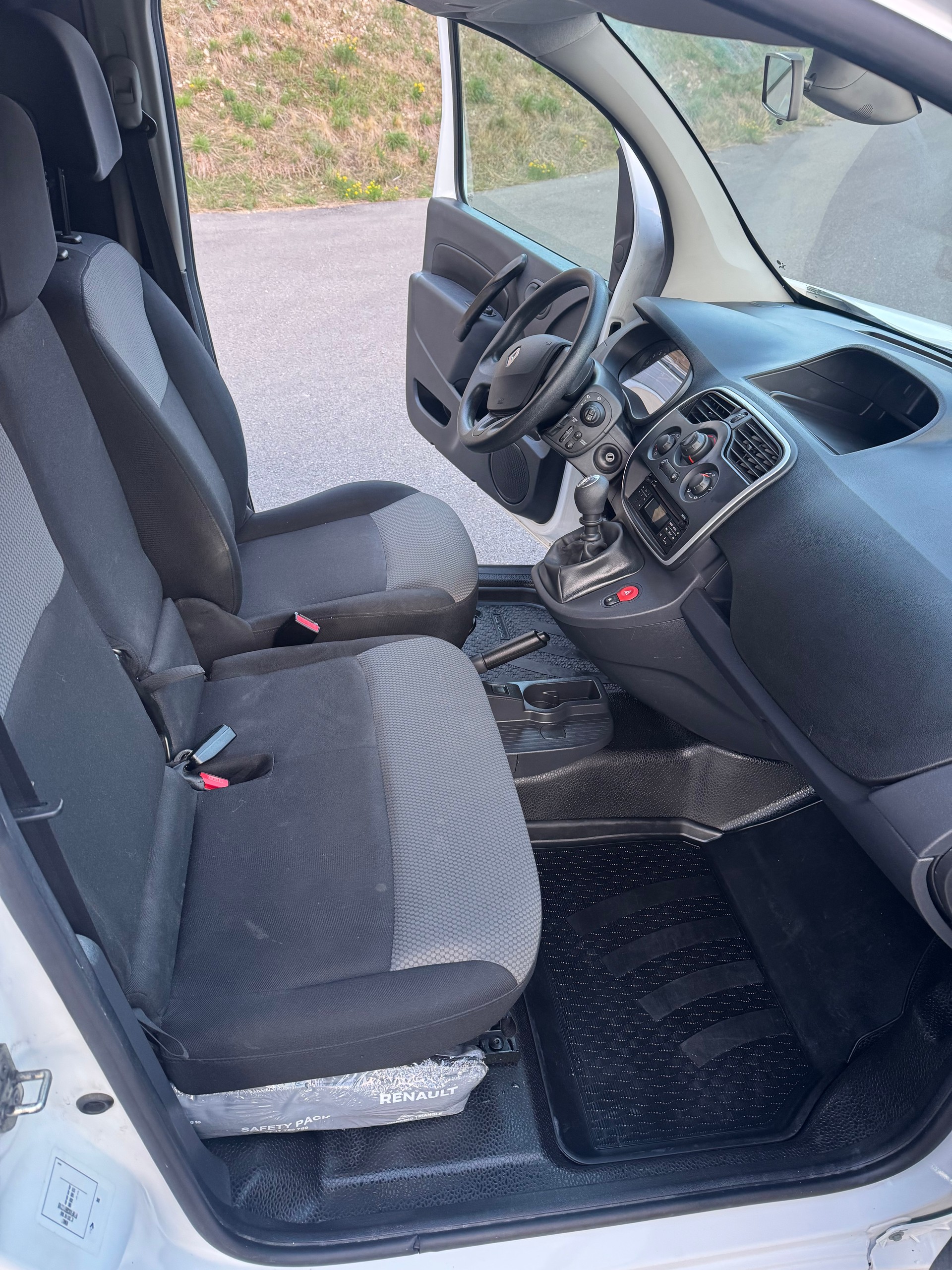 RENAULT Kangoo Medium dCi 95 ENERGY Limited-image-9