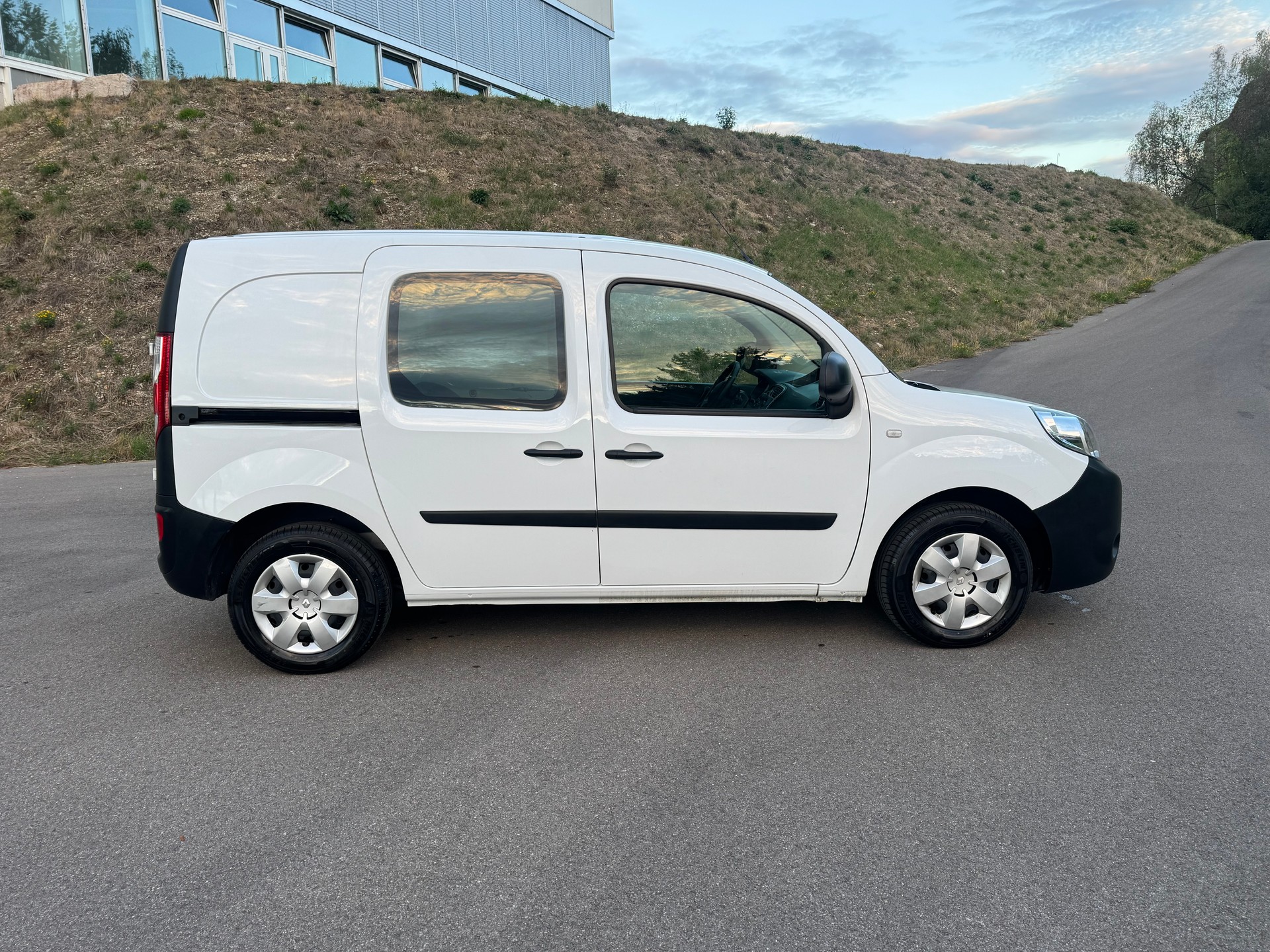 RENAULT Kangoo Medium dCi 95 ENERGY Limited-image-5