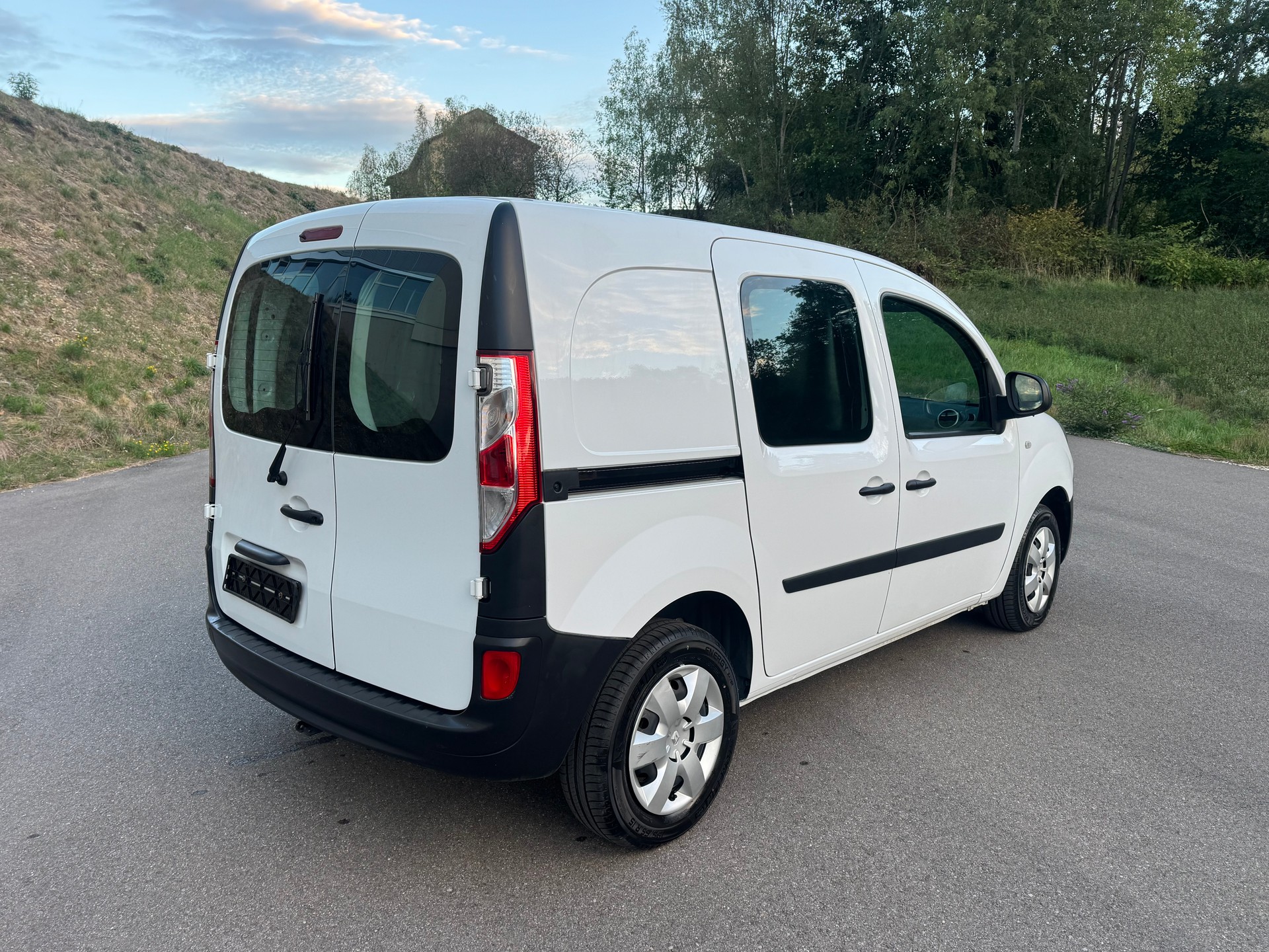 RENAULT Kangoo Medium dCi 95 ENERGY Limited-image-2