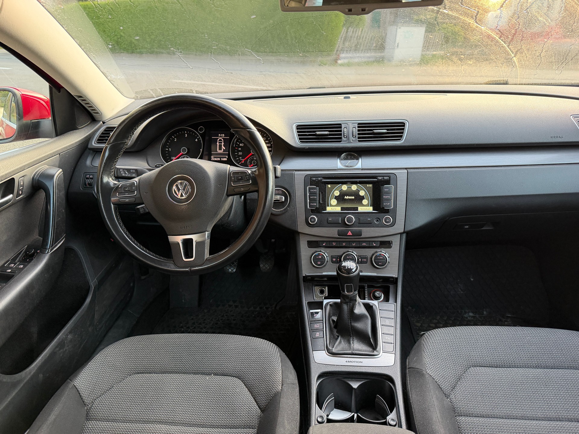 VW Passat Variant 2.0 TDI BMT Comfortline 4M-image-10