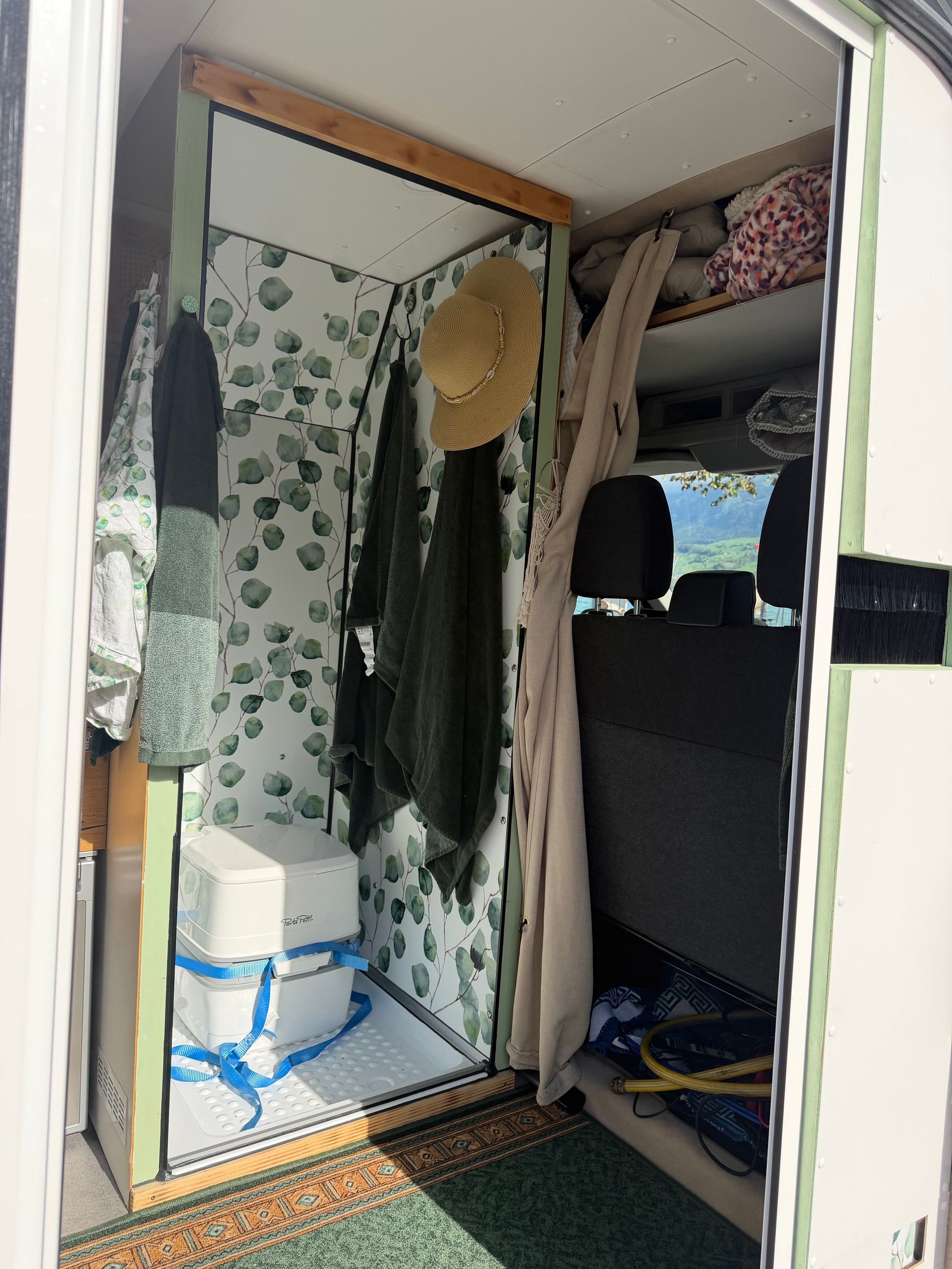 FORD Transit-image-3