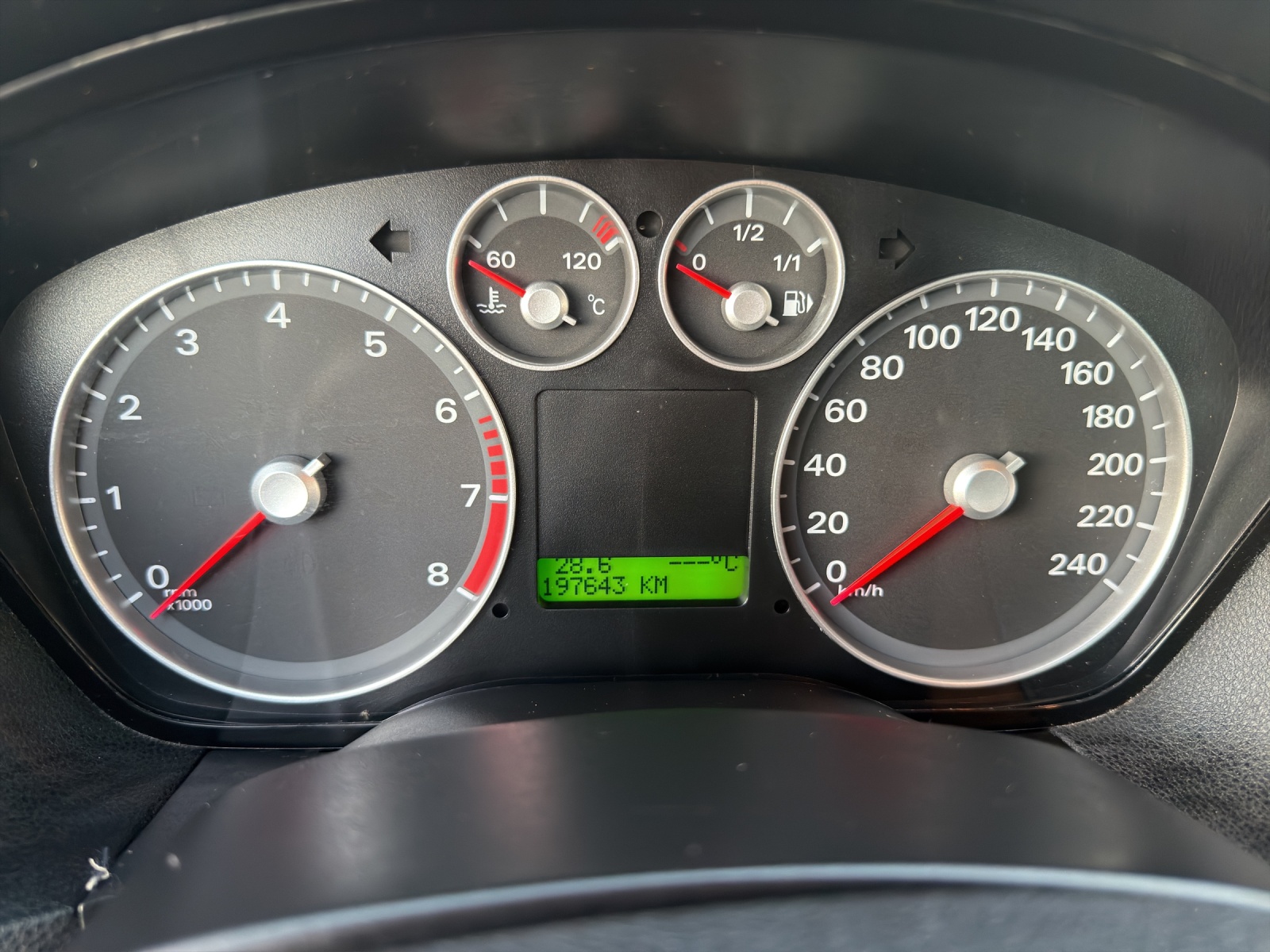 FORD Focus 1.6i VCT Ghia-image-8