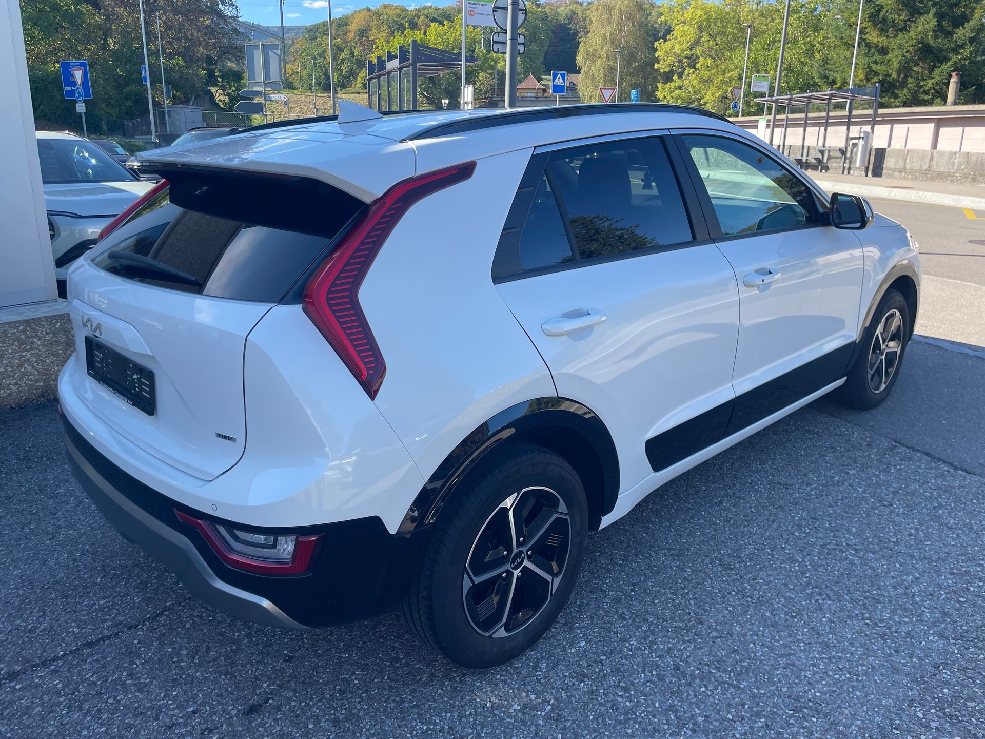 KIA Niro 1.6GDi Hybrid DCT Power Edition-image-2
