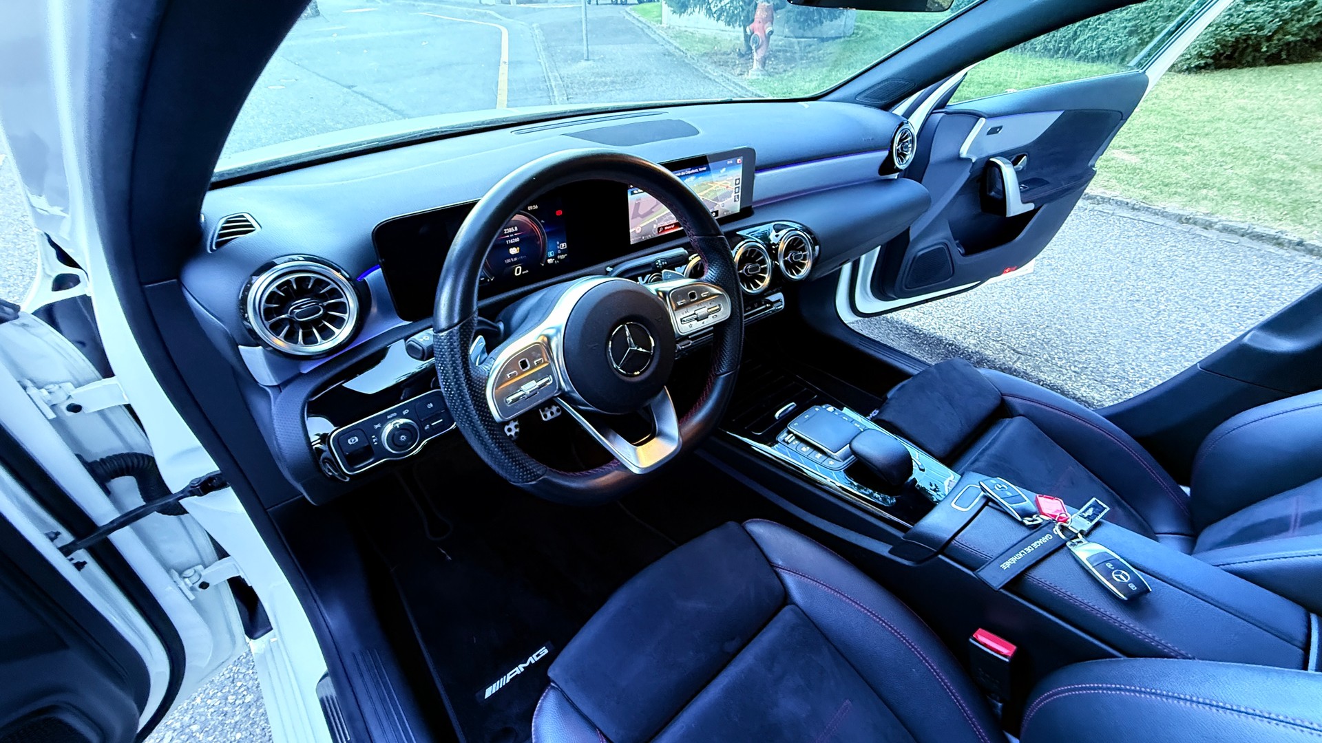 MERCEDES-BENZ A 250e Style 8G-DCT-image-10